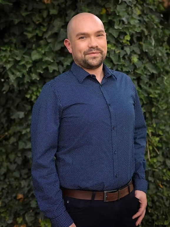 Bio pic of Carlos Moreno