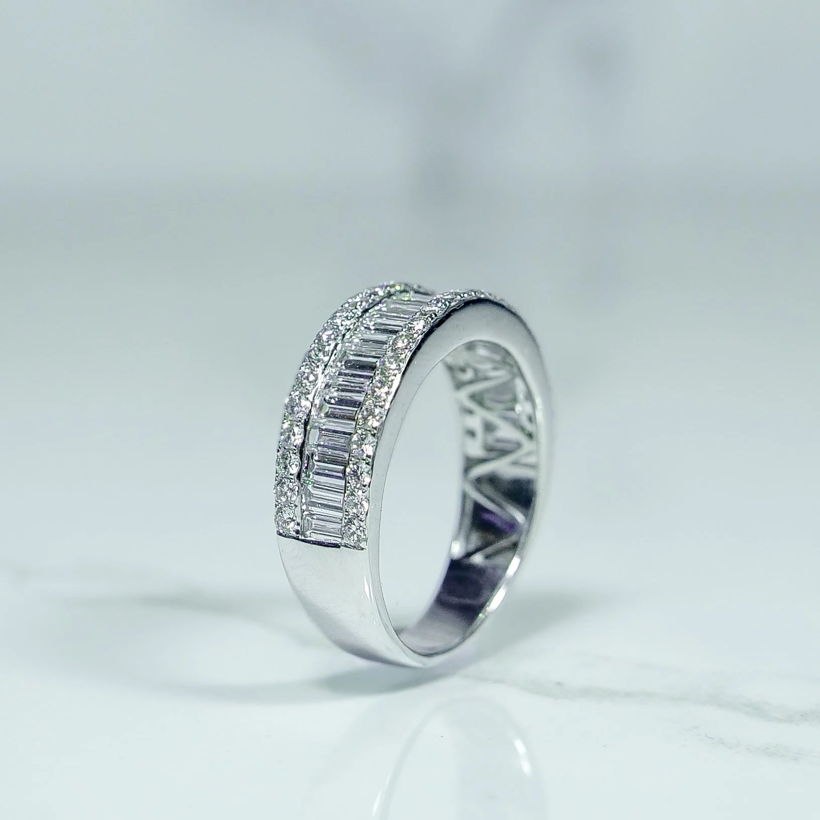 18K White Gold Diamond Ring