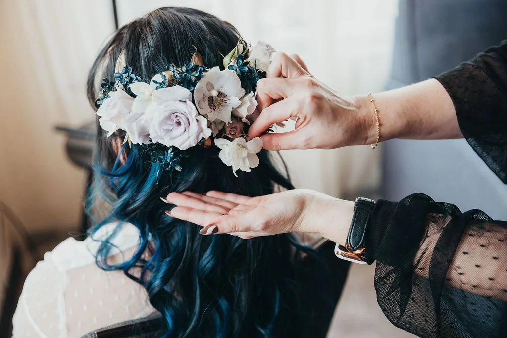 Nicole&Phil_GettingReady-Nicole_008.jpg