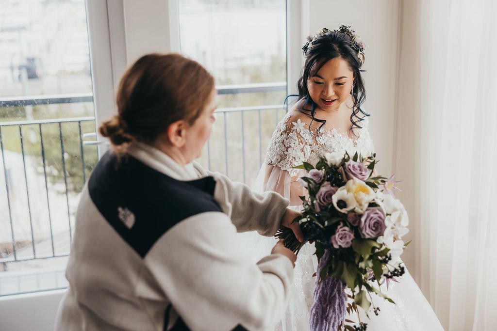 Nicole&Phil_GettingReady-Nicole_143.jpg