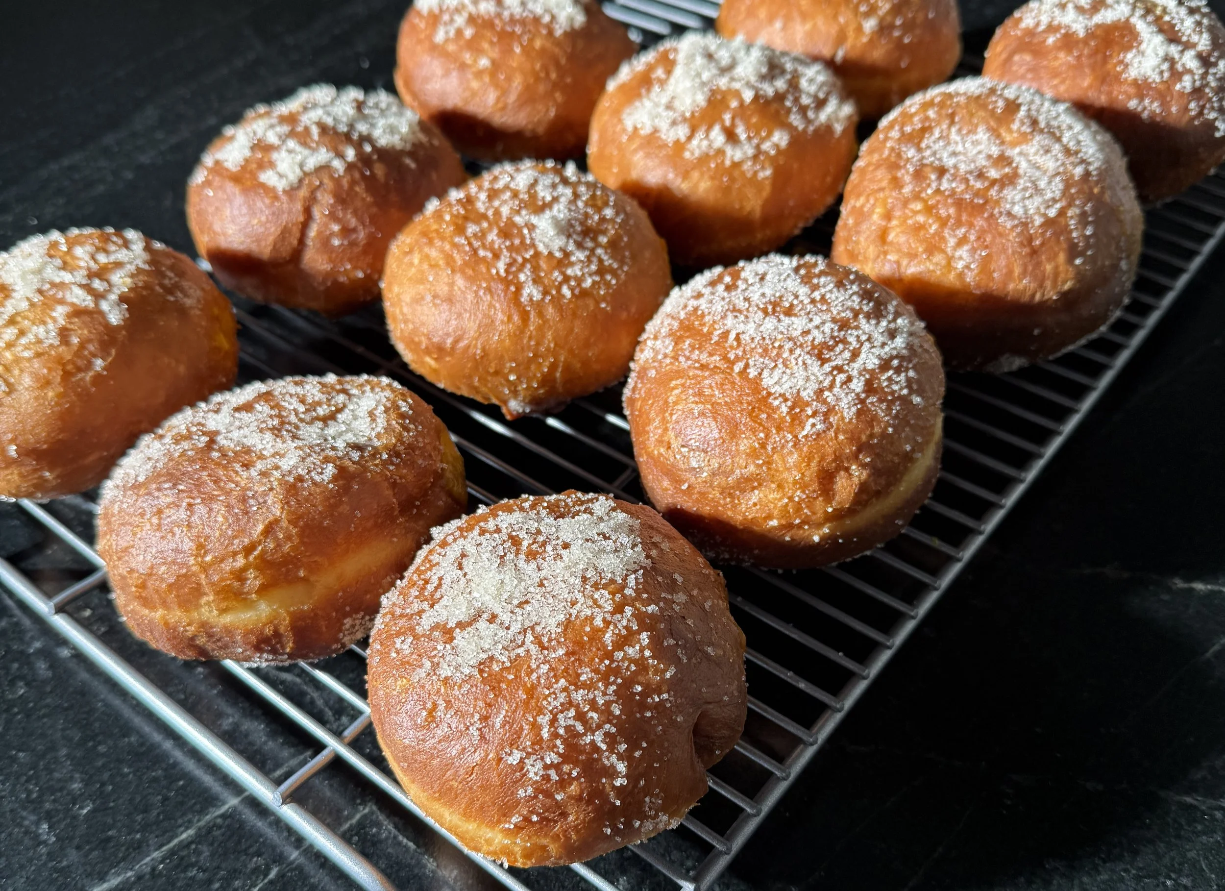 BRIOCHE DONUTS WITH BABA DE MOÇA AND SAFFRON CREAM