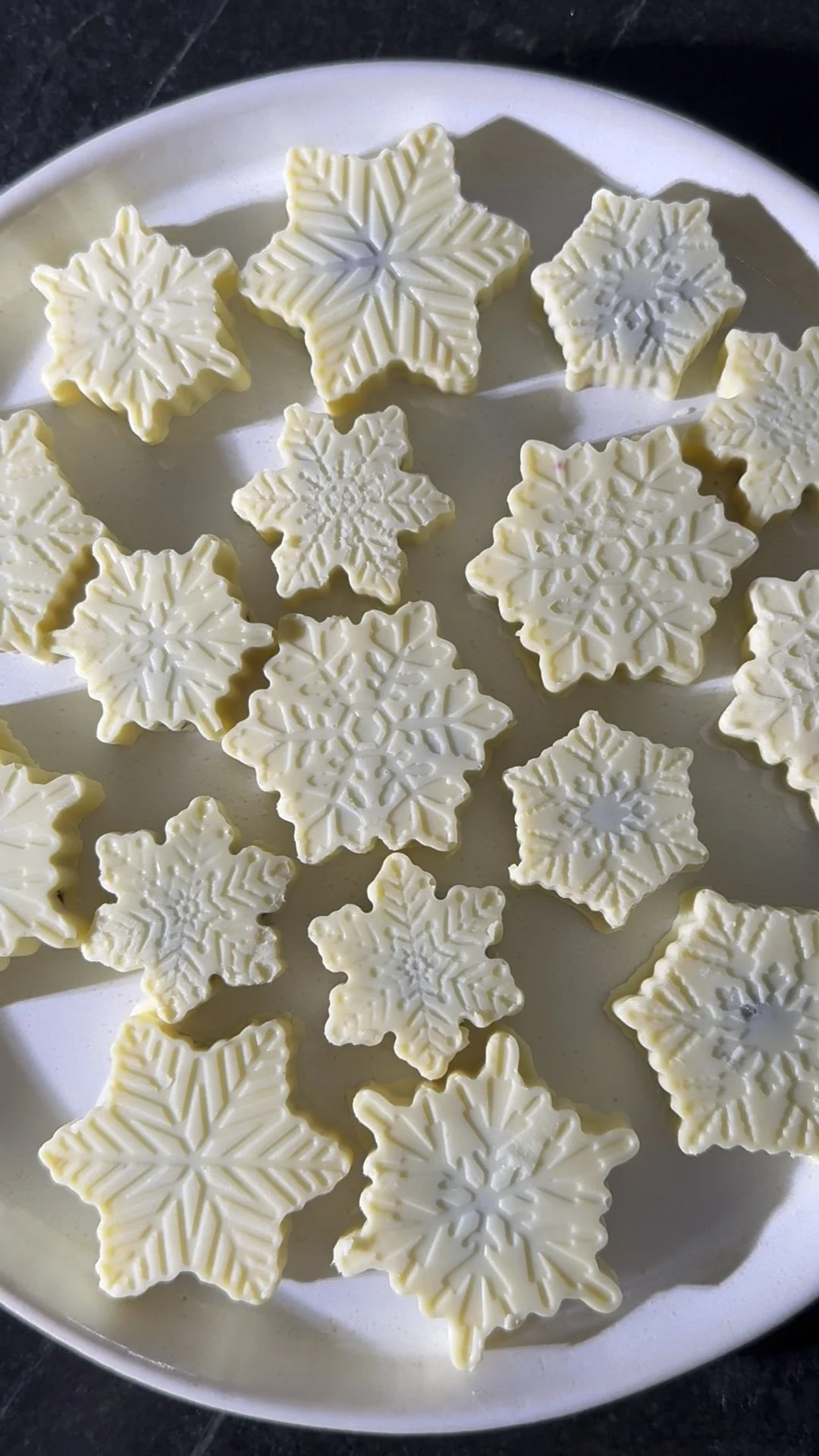 COOKIES AND CREAM BISCUITS (SNOWFLAKES)