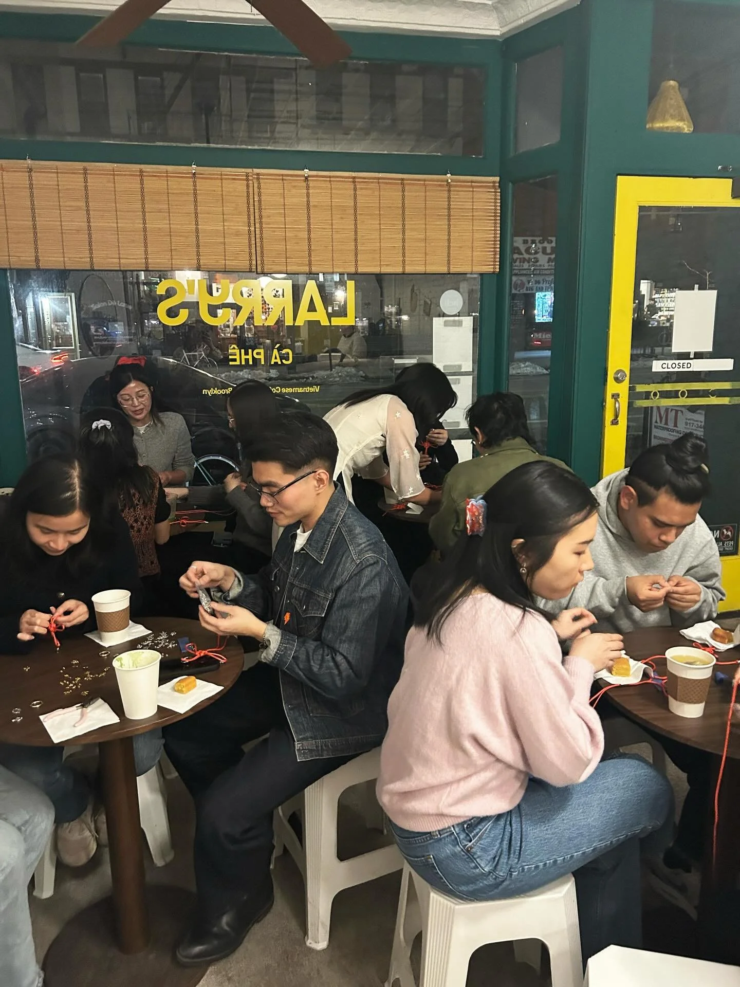 Thank you to everyone who joined us for our February Craft &amp; Chat at Larry&rsquo;s Caphe ✨ It was so special introducing a dinner set to our crafting sessions! 

A huge thank you to @larryscaphe for the spectacular food and drinks 🍵🍛☕️

If you 