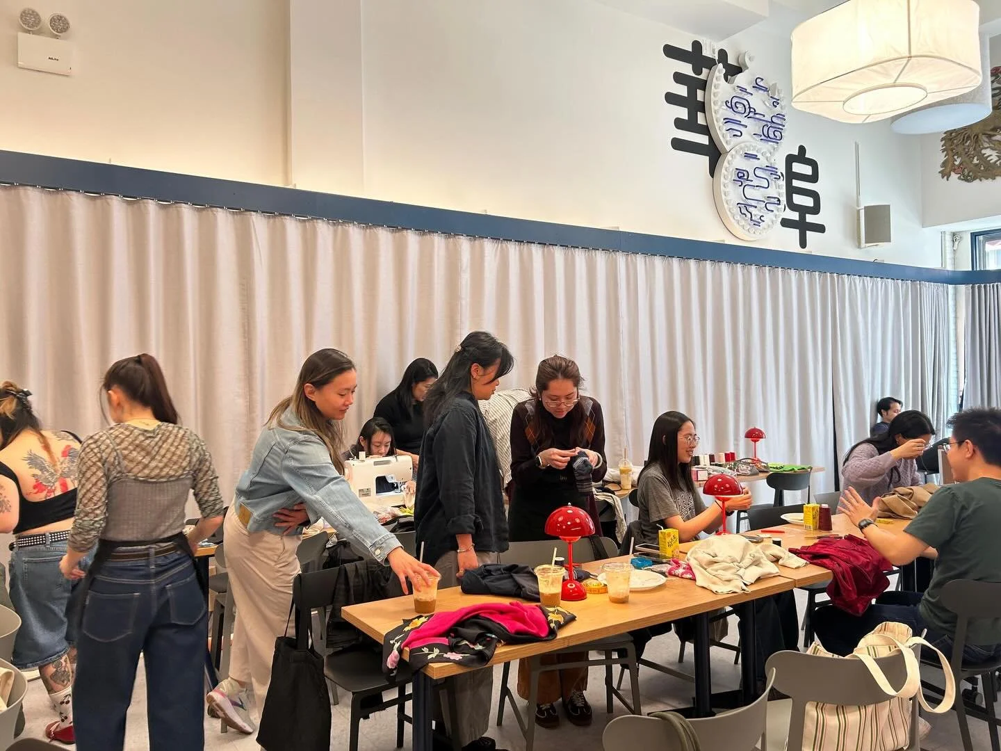Happy Earth Day!! 🌏🌱
Thank you everyone for joining us for our Mend for Yourself Workshop at @welcome.to.chinatown !

It was a wonderful time together as creatives and neighbors to give new life to beloved pieces. It was great seeing everyone learn