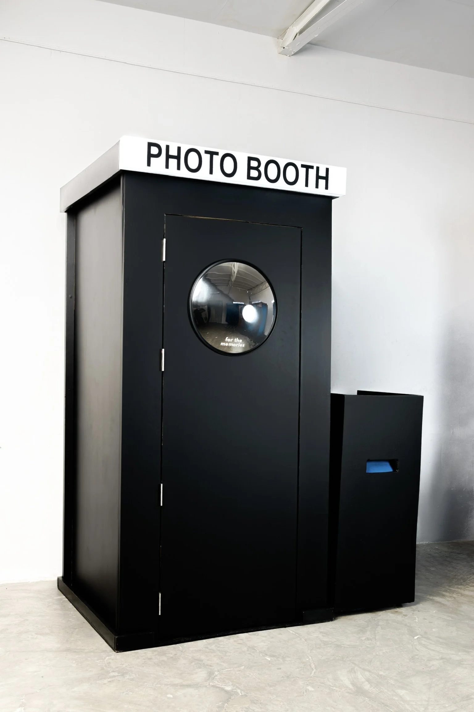 PHOTOBOOTH BY PB&J0042.jpg