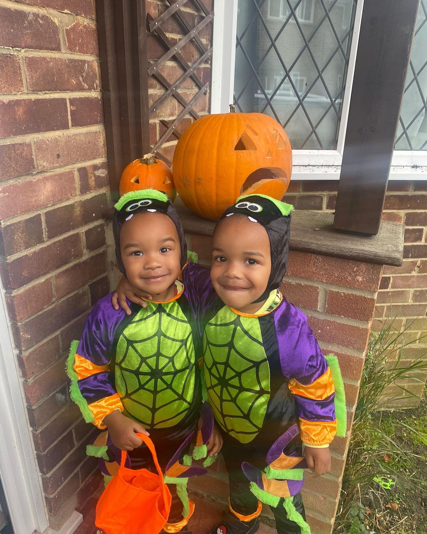 Spootakular scenes this year for Halloween! Lots of fun celebrations and costumes galore! 👻 🎃