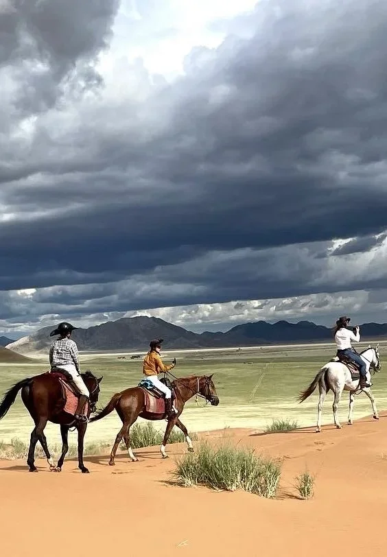 4_Adventure_Namibia_ RidingMuse_Gallery_IKWTE9202.jpeg.webp