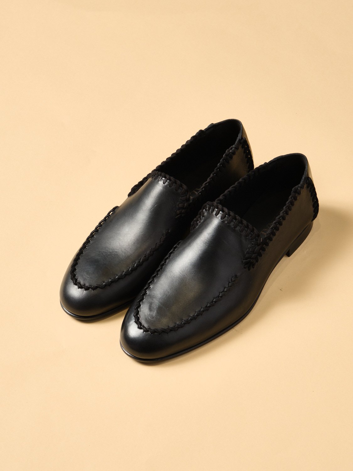 12. Lambskin Slip on in black