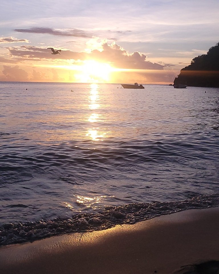 Twankil#sunsetphotography 

#martinique #martiniquetourisme #landscapephotography #plage  #sunsetlover #sunset #sixeacademy #sunsetlover