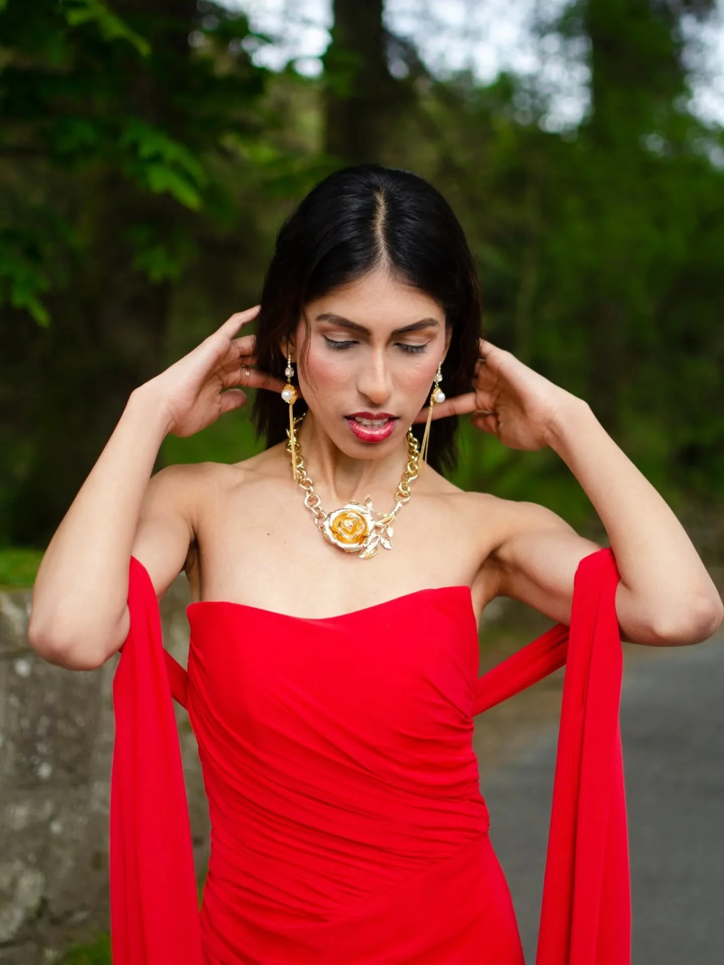 Because you deserve to feel like a goddess everyday.

Unlocking mine with the statement necklace from @gildeddesi along with their gorgeous pearl drop earrings ✨️.

📸 @mastermindstudio_official
💄 @makeri_beauty

#statementjewerly #collab #gildeddes