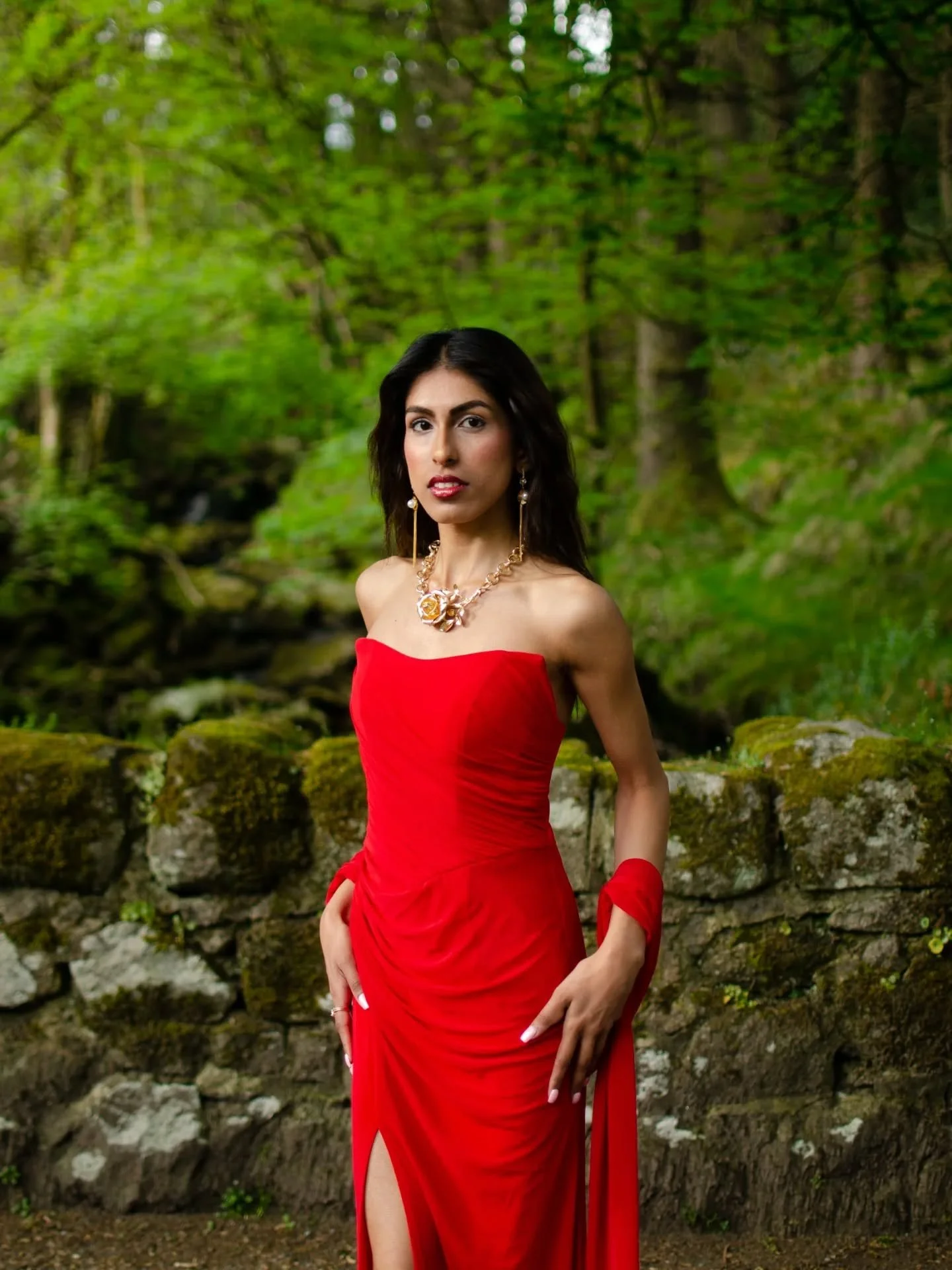 I wore red because it does not ask for permission. That is the whole philosophy behind what I do at @thecharismacoach, helping professional women stop shrinking and start showing up fully, in every room and every outfit.

@gildeddesi makes that so mu