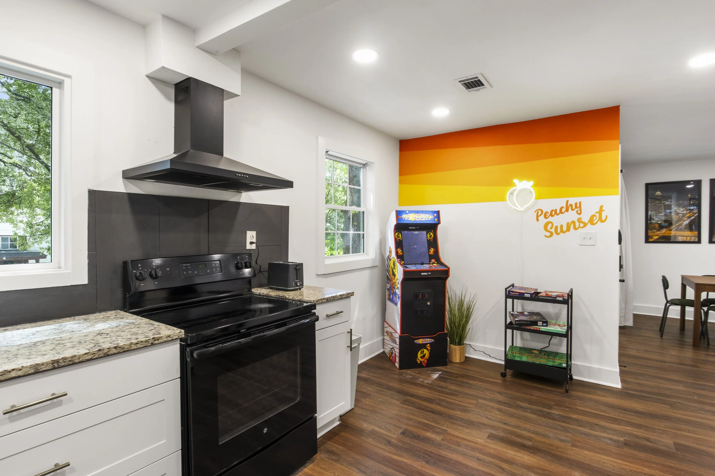 04-381 Sunset Ave_00004.jpg