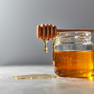 Can Dogs Eat Honey? Benefits, Risks, Safe Amounts & Recipes Explained ...
