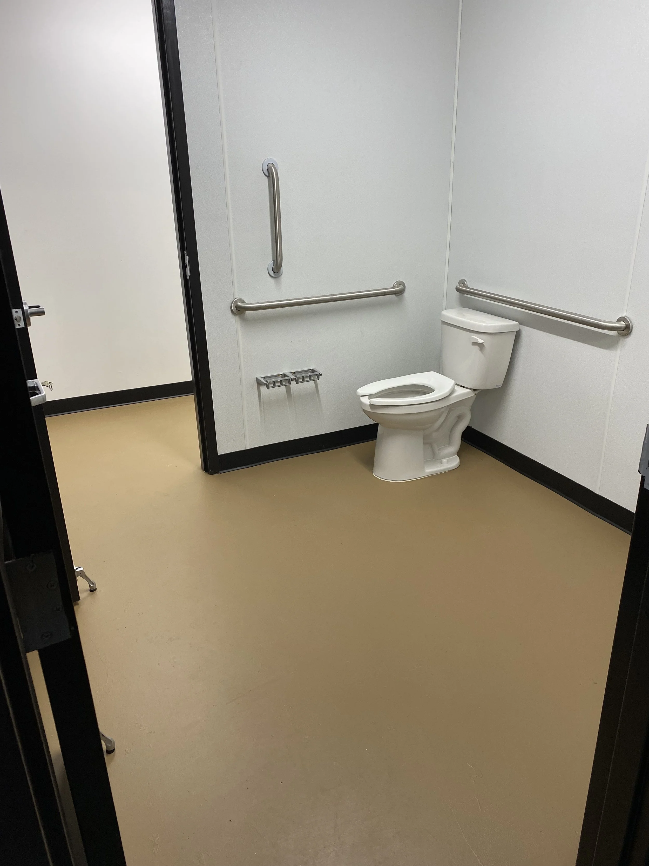 DG bathroom.jpg