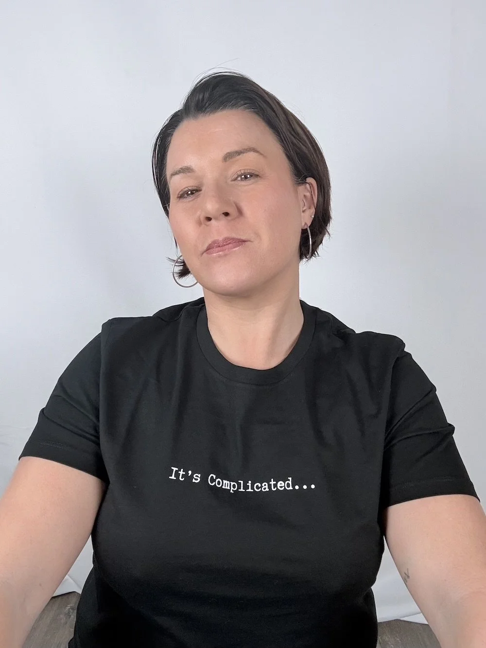 Jodie wearing it's complicated t-shirt