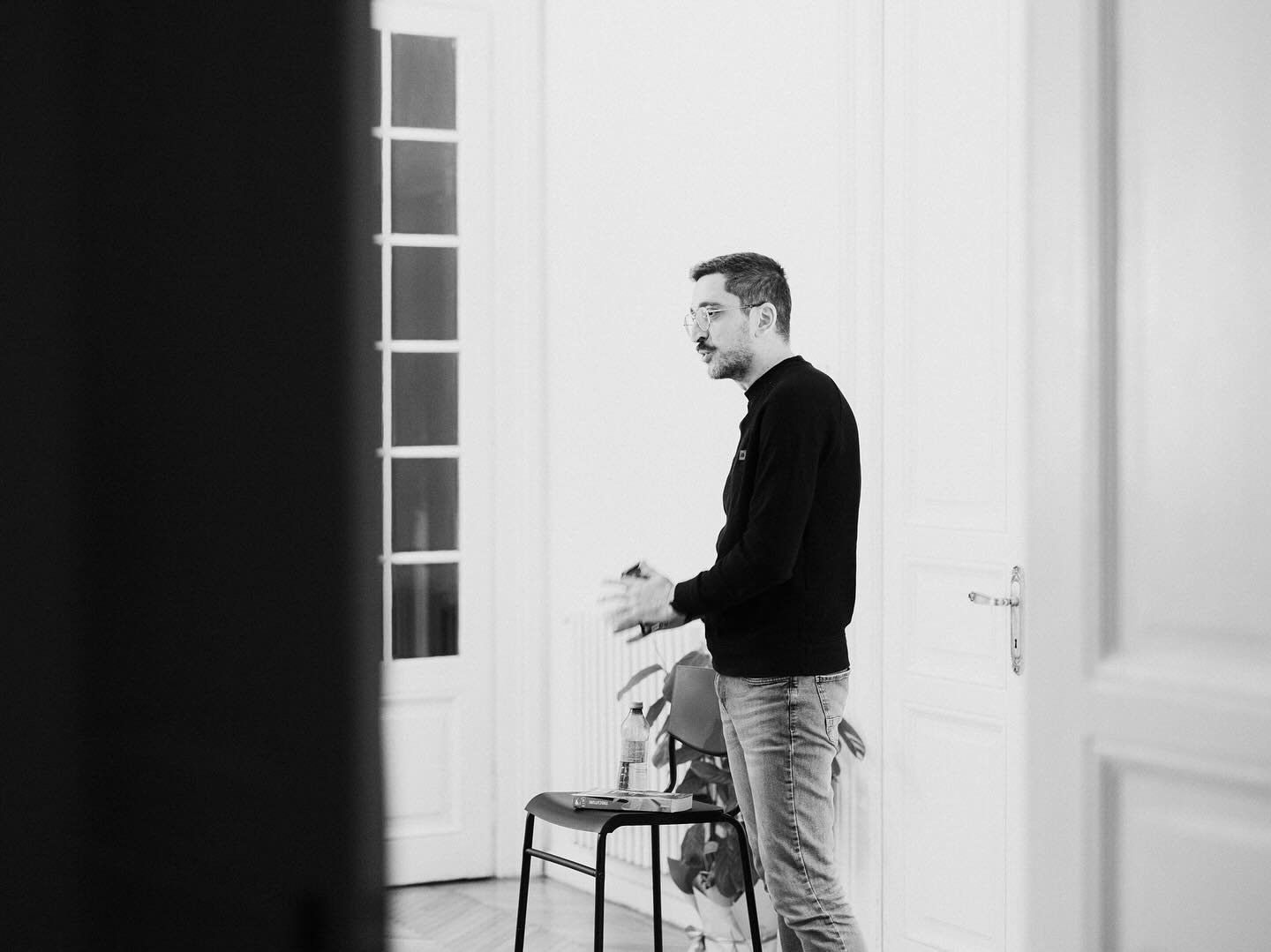 &ldquo;Orice regăsire este at&acirc;t un prilej de bucurie, c&acirc;t și de tristețe&rdquo; 

#searadepoveste #bucuresti #maisoncreative