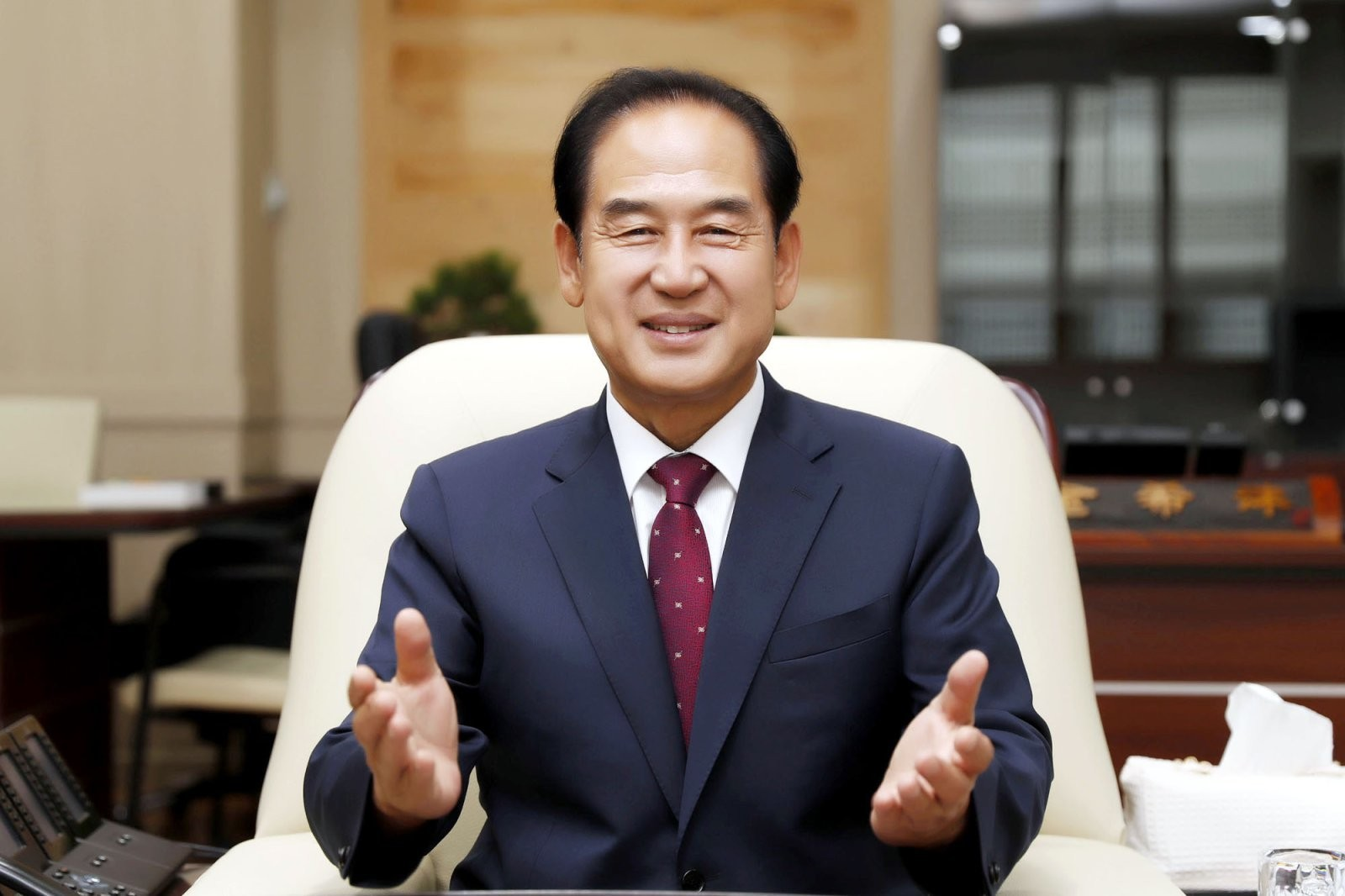 Jindo County Governor Expelled.