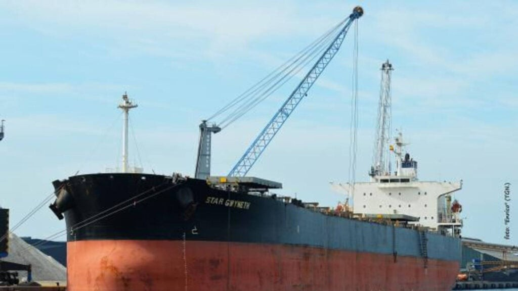 Star Gwyneth Struck Near Dubai.