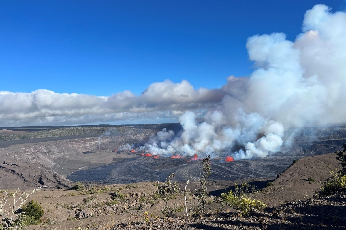 Kilauea Volcano Erupts From The Ground.
