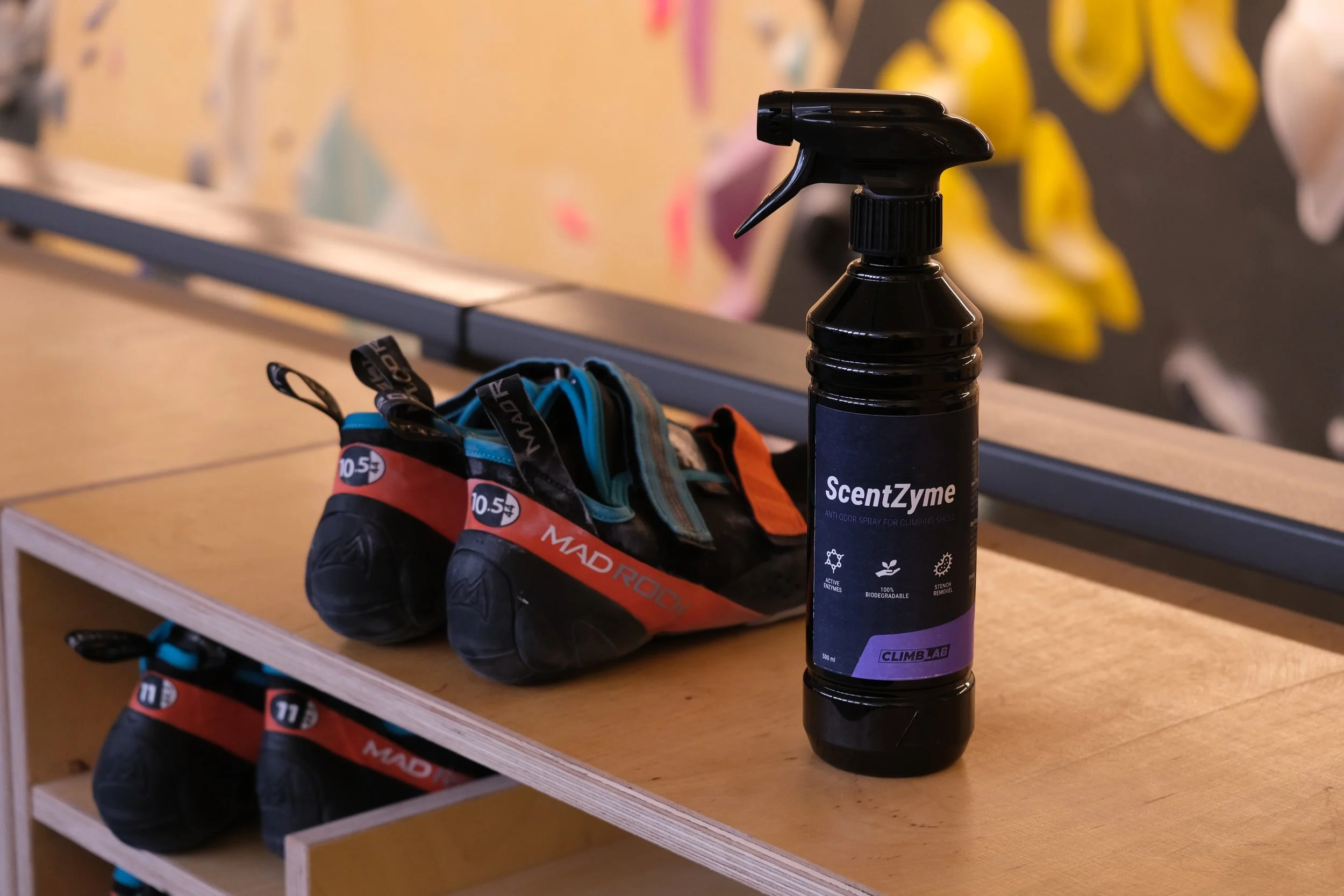 shoe spray for climbing shoes (Spray für Kletterschuhe, Spray pour chaussures d’escalade)