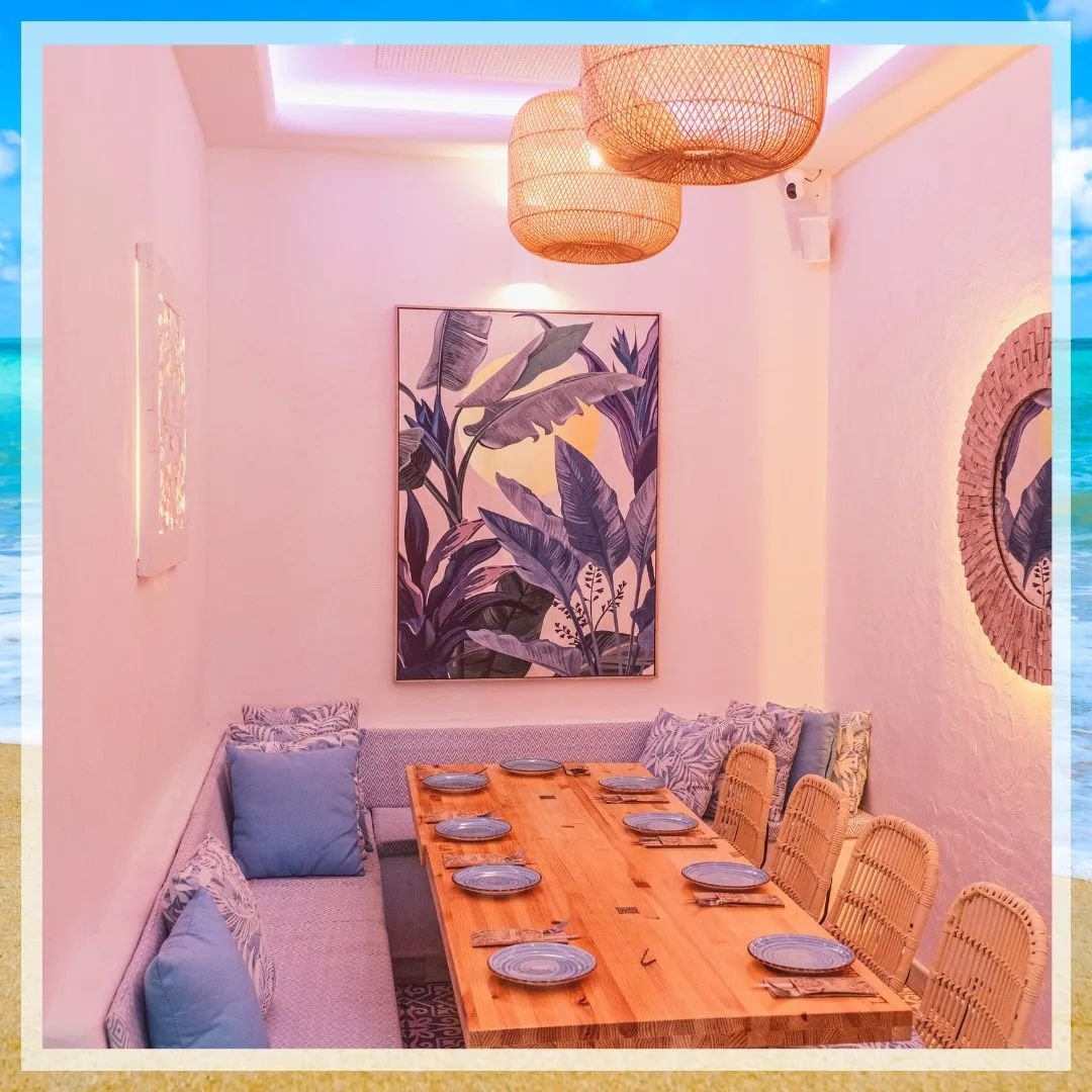 🌴 D&eacute;jate llevar por la belleza y la armon&iacute;a de nuestro interiorismo en La Terreta Playa. 🏖️✨ 

Cada detalle est&aacute; pensado para crear un ambiente relajado y acogedor. 

#EstiloPlayero #Atm&oacute;sferaRelajante #AmbienteRelajante