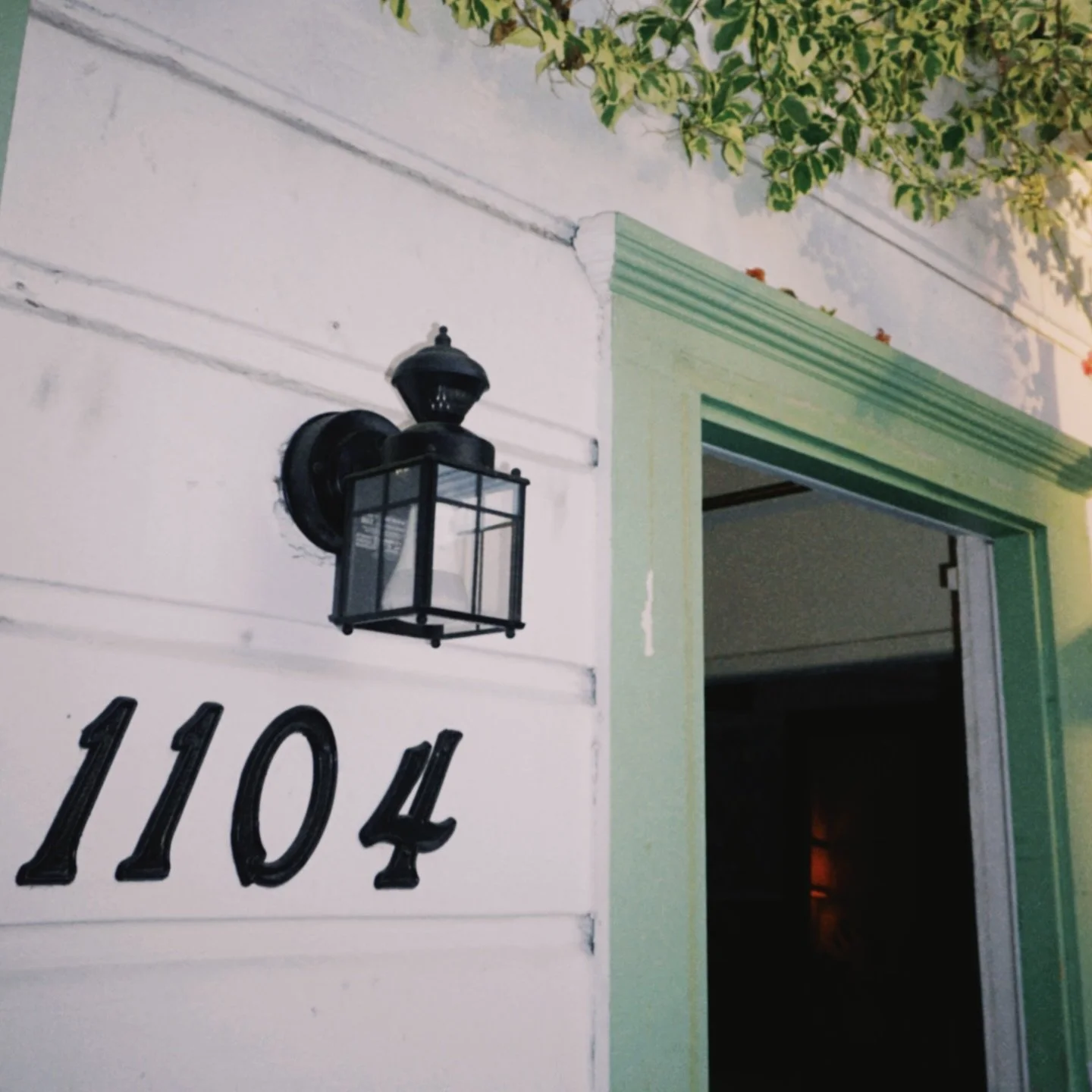 A little slice of paradise in the midst of the city 
Available for your next gathering, shoot, and magic in between.

Link in bio 

#peerspace #larental #filmlocation #gathering #livemusic #shoot #losangeles #social #la