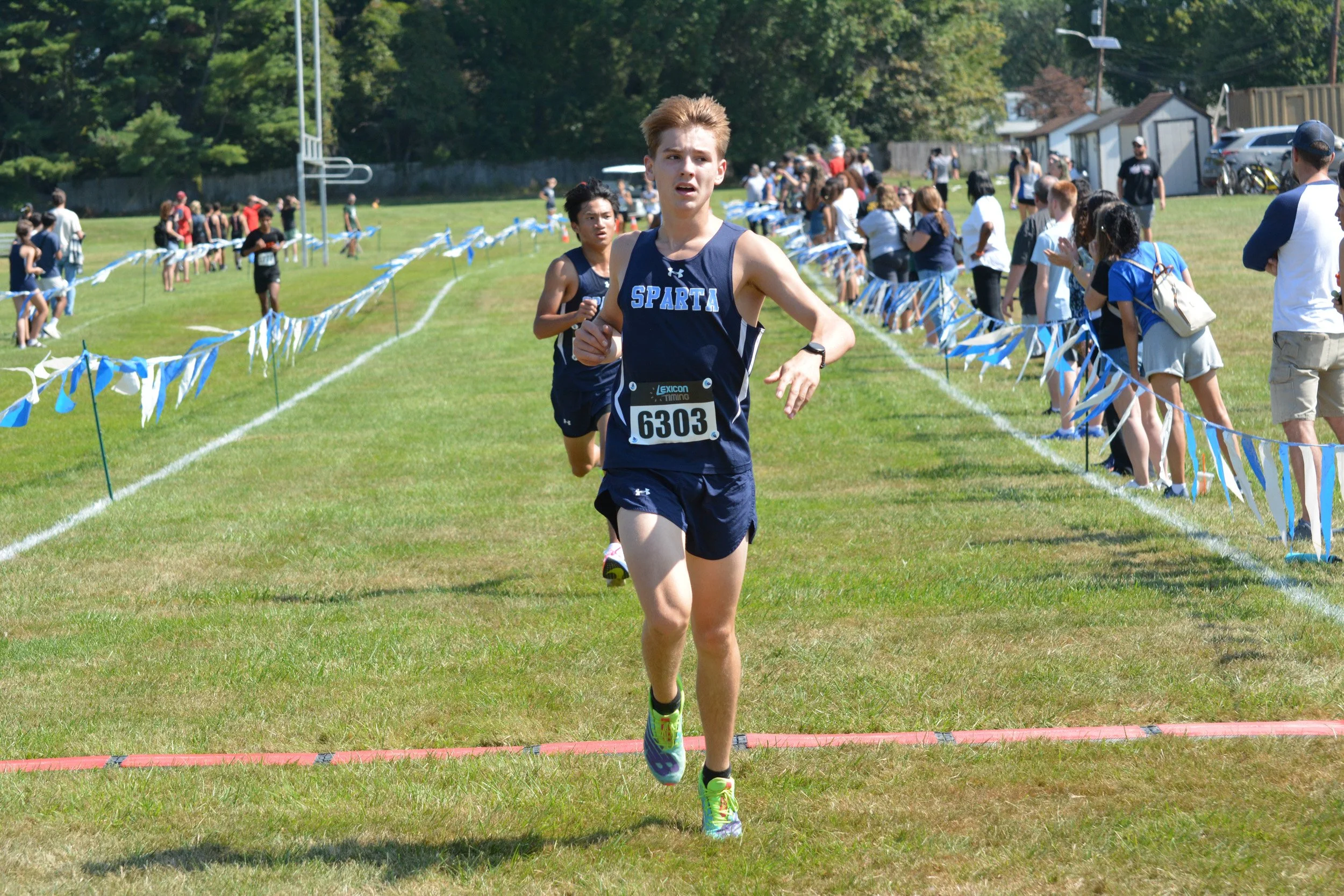 TCNJXCInvy2025_VarBoysFinish_Small-023.jpg