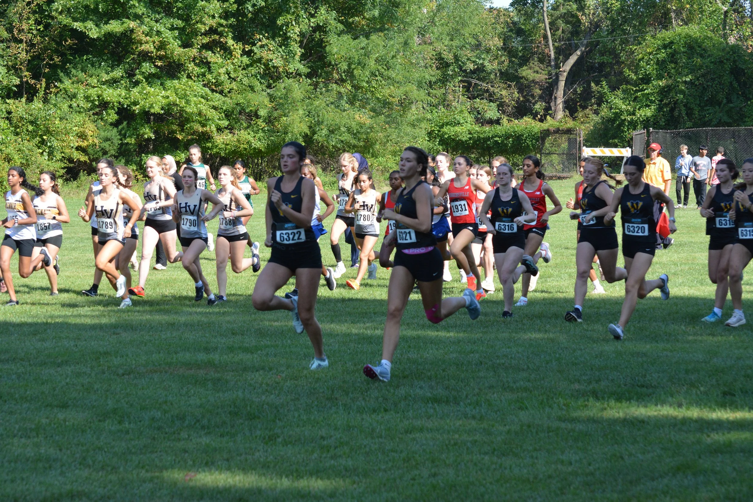 TCNJXCInvy2025_VarGirlsCourse_Small-010.jpg