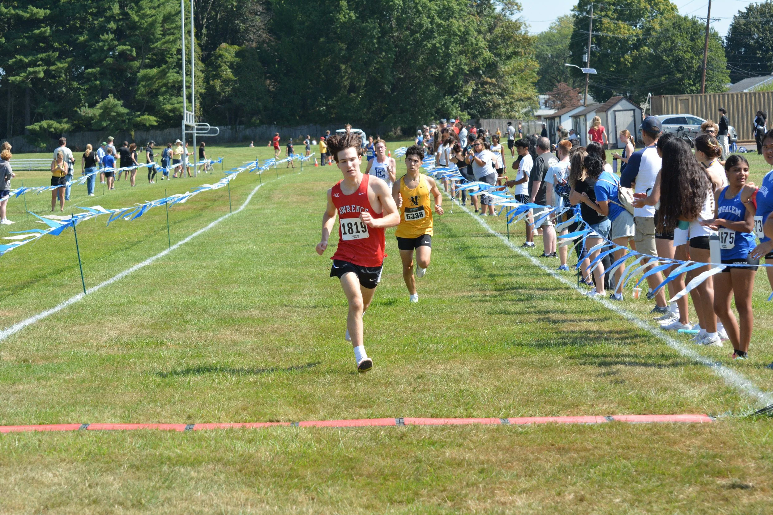 TCNJXCInvy2025_VarBoysFinish_Small-045.jpg