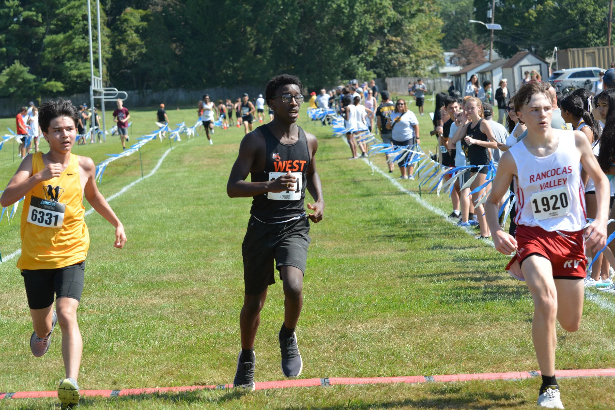 TCNJXCInvy2025_VarBoysFinish_Small-106.jpg