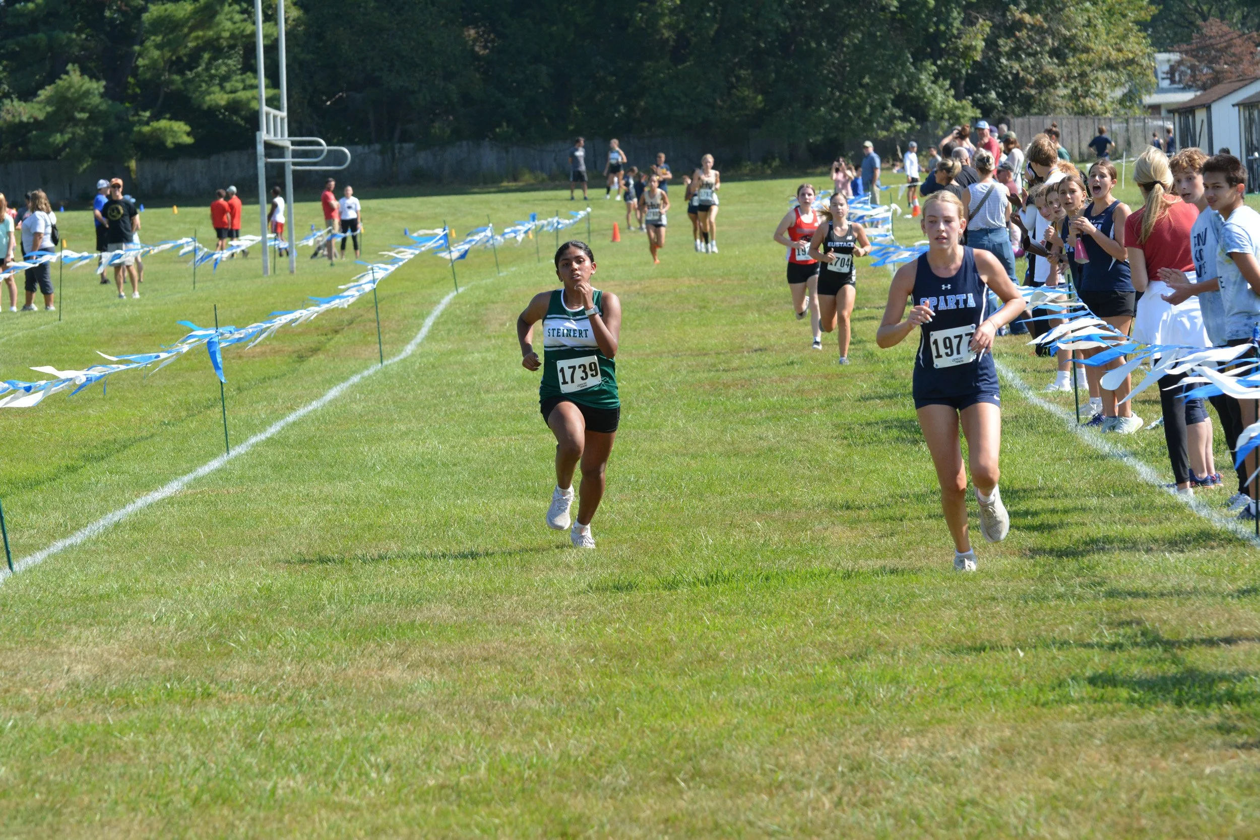 TCNJXCInvy2025_VarGirlsFinish_Small-59.jpg
