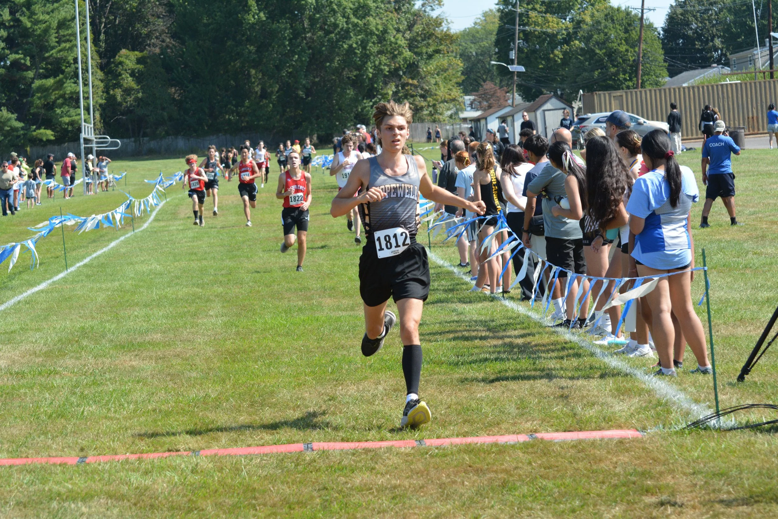 TCNJXCInvy2025_VarBoysFinish_Small-081.jpg