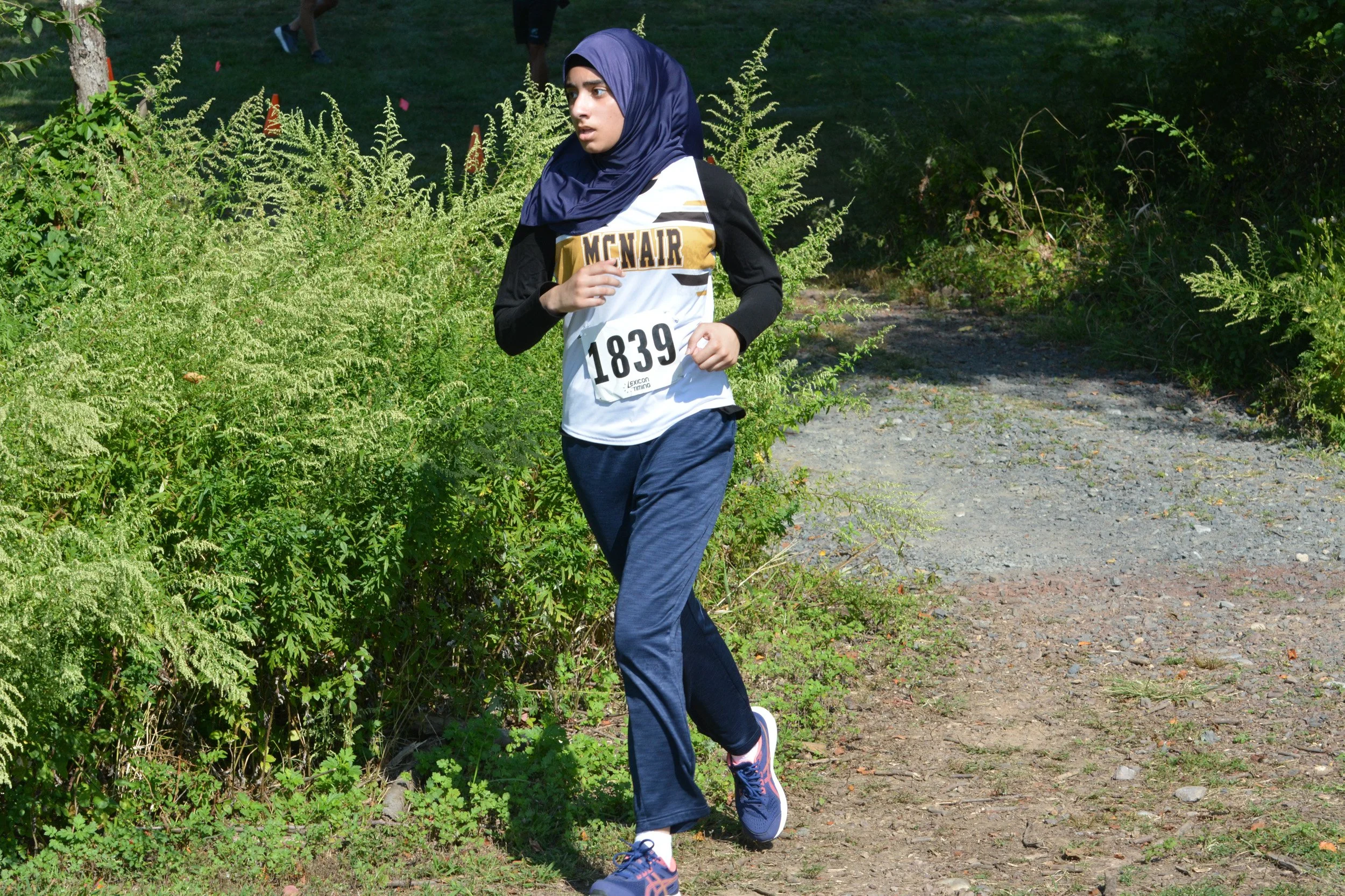 TCNJXCInvy2025_VarGirlsCourse_Small-058.jpg