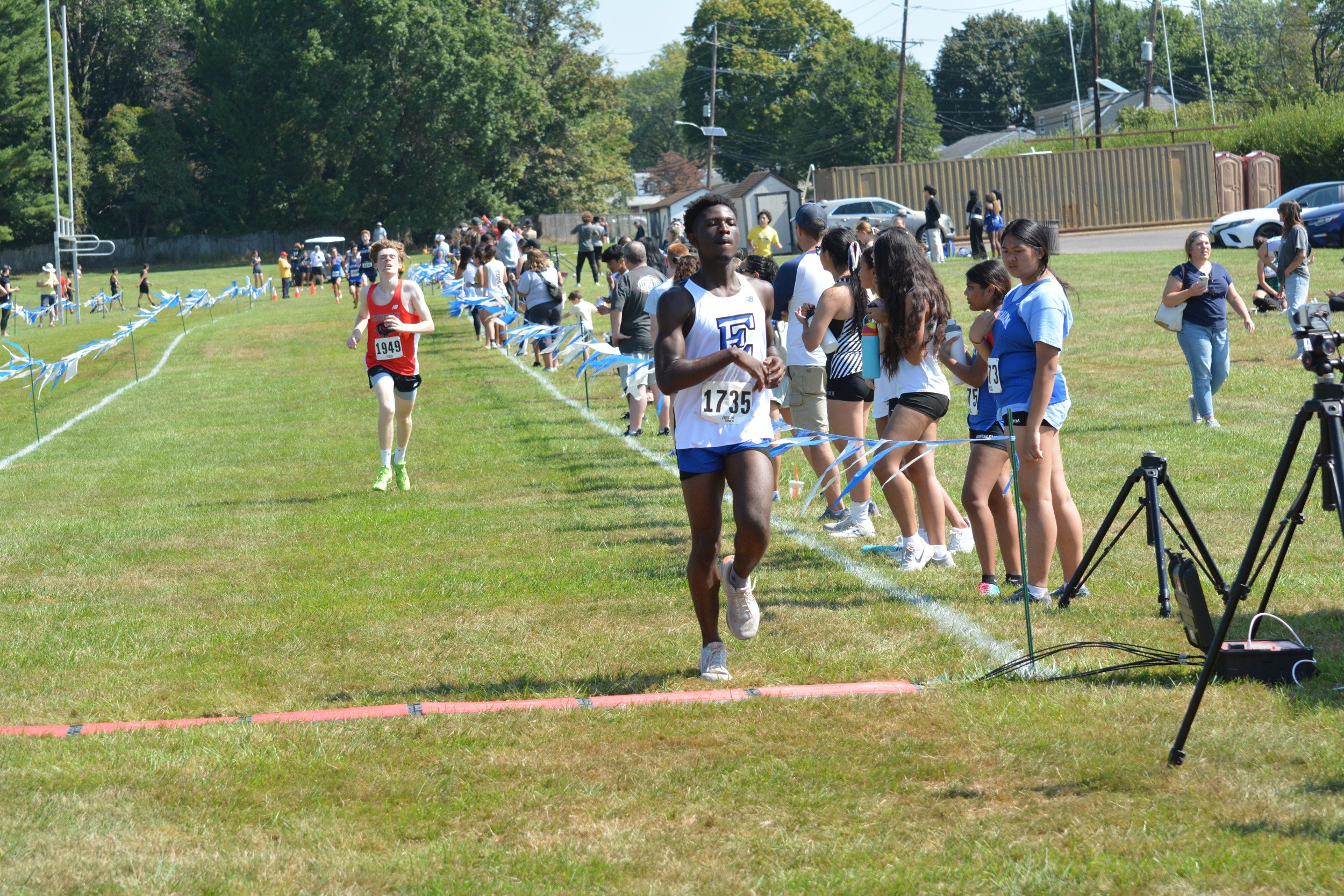 TCNJXCInvy2025_VarBoysFinish_Small-039.jpg