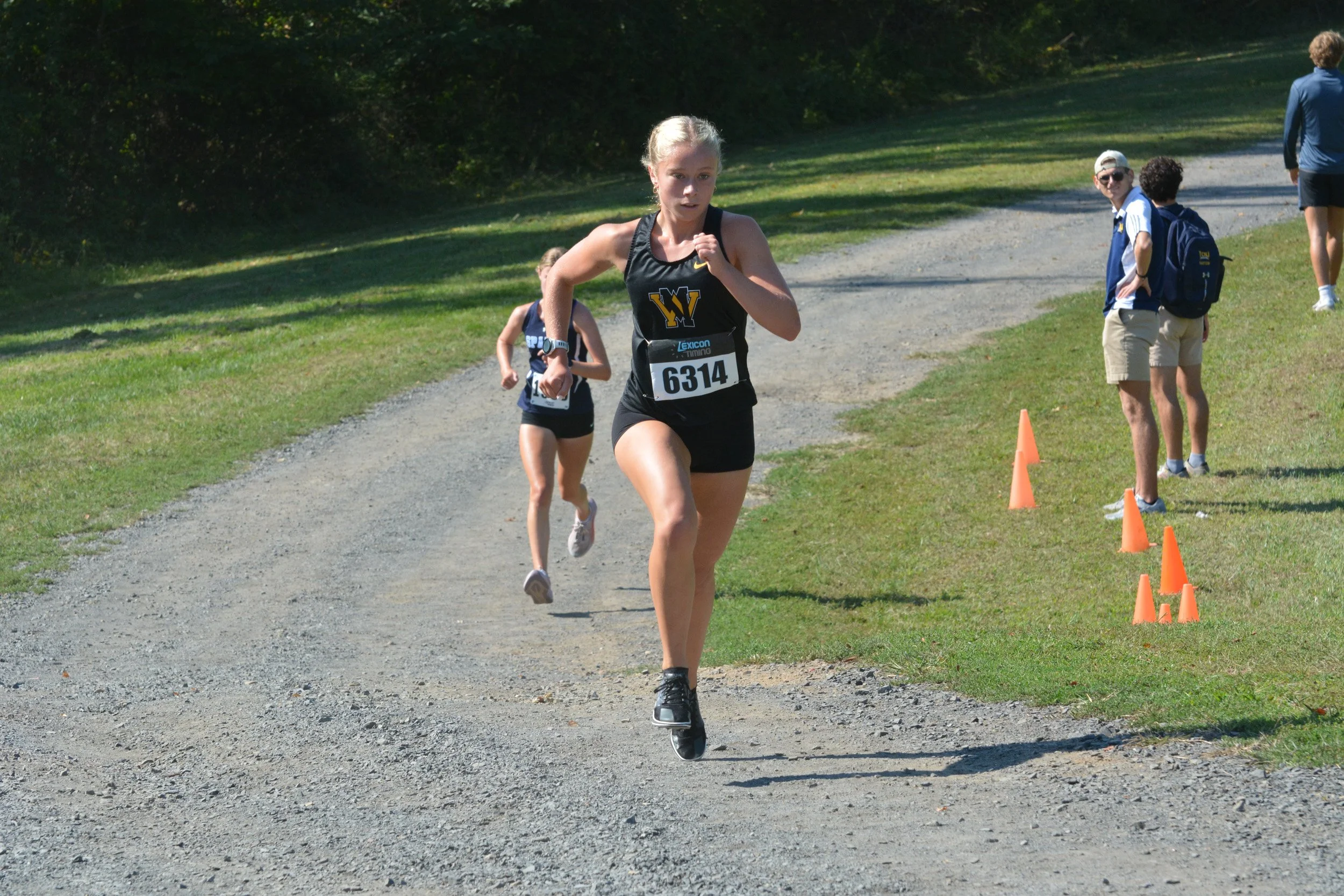 TCNJXCInvy2025_VarGirlsCourse_Small-068.jpg