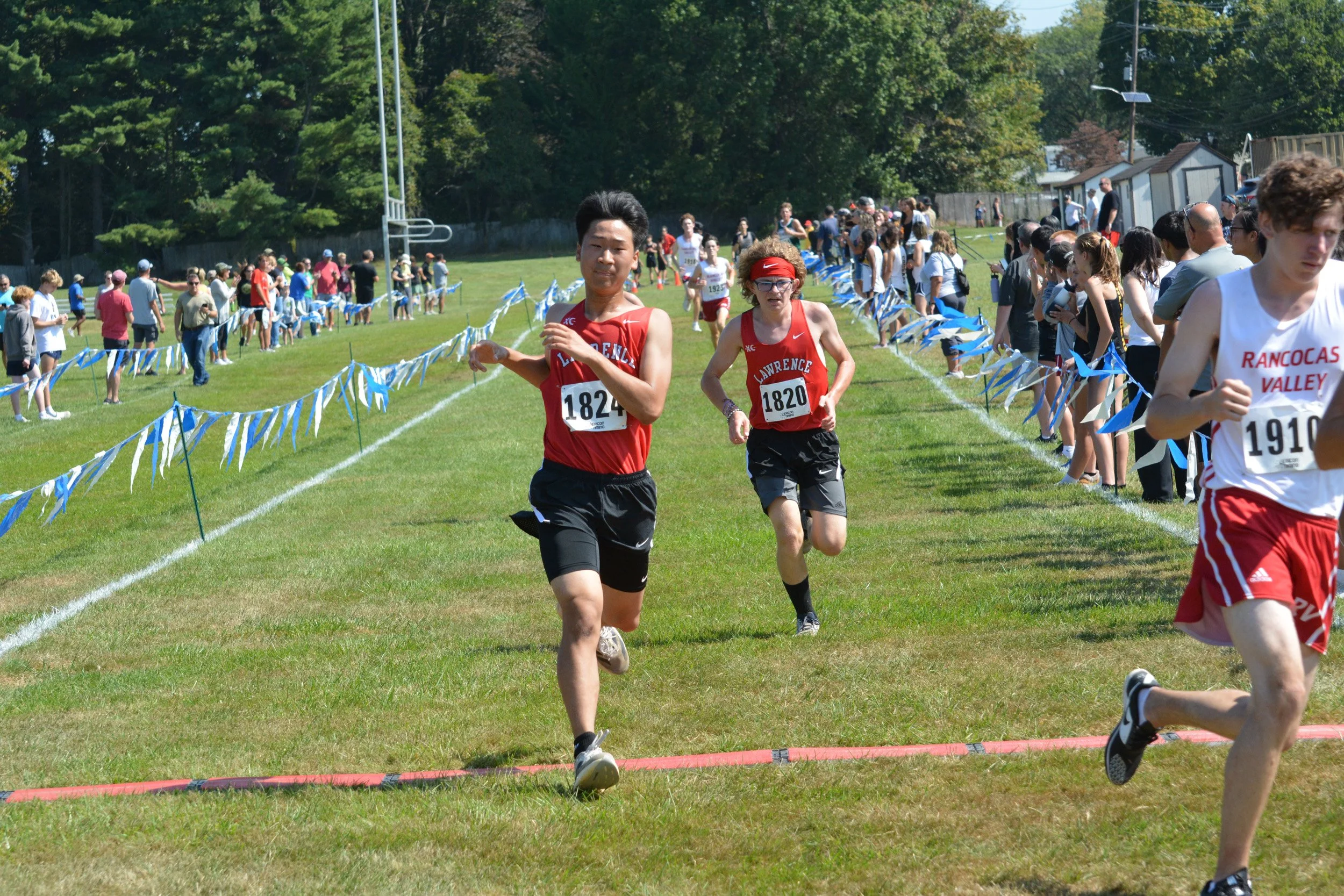 TCNJXCInvy2025_VarBoysFinish_Small-084.jpg