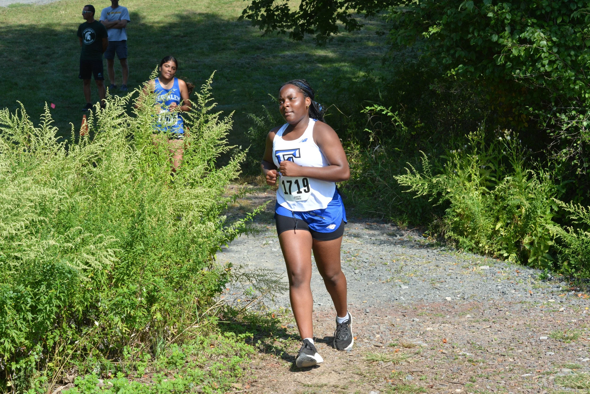 TCNJXCInvy2025_VarGirlsCourse_Small-059.jpg