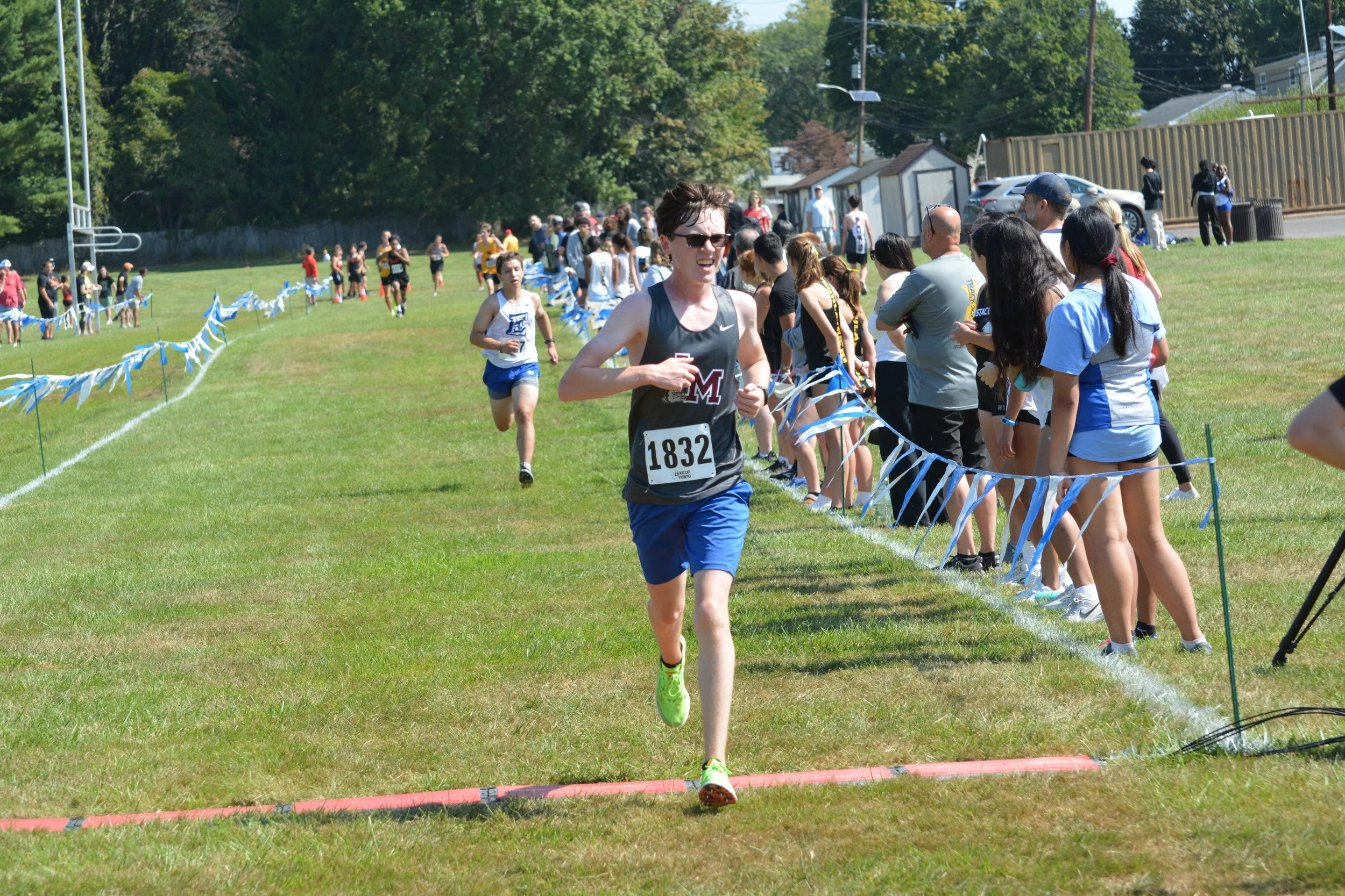 TCNJXCInvy2025_VarBoysFinish_Small-094.jpg