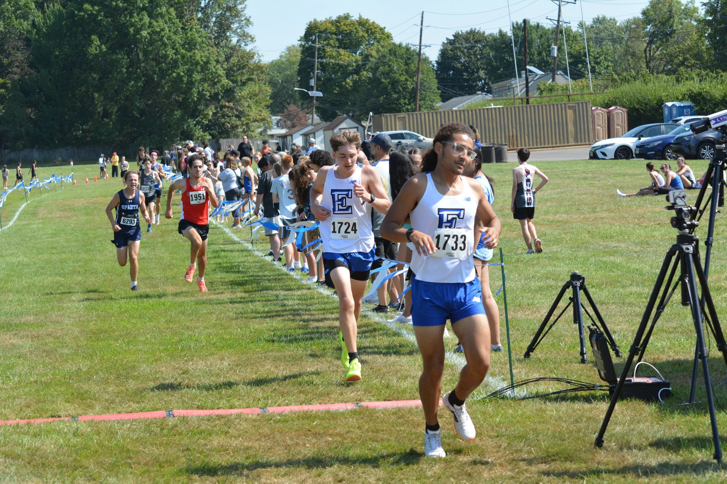 TCNJXCInvy2025_VarBoysFinish_Small-074.jpg