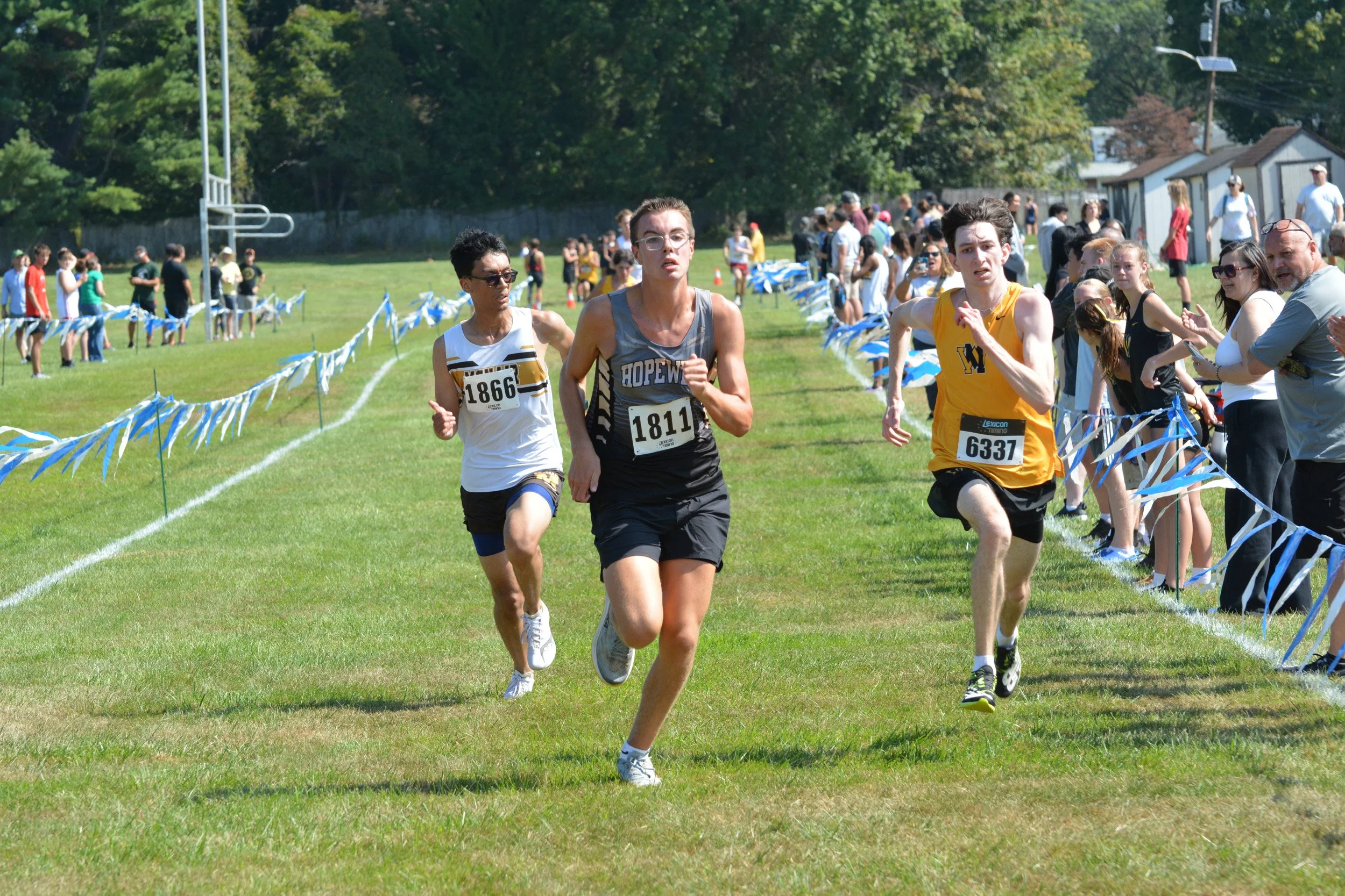 TCNJXCInvy2025_VarBoysFinish_Small-101.jpg