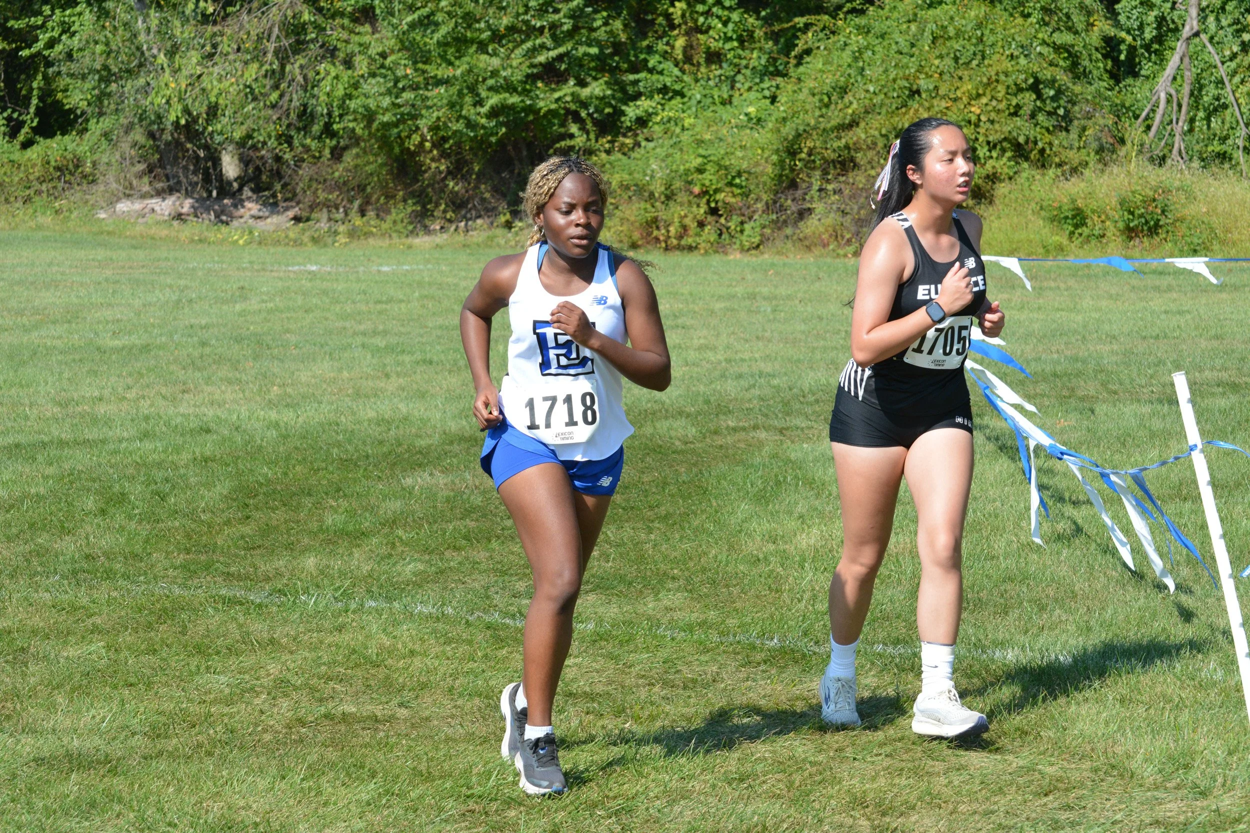 TCNJXCInvy2025_VarGirlsCourse_Small-139.jpg