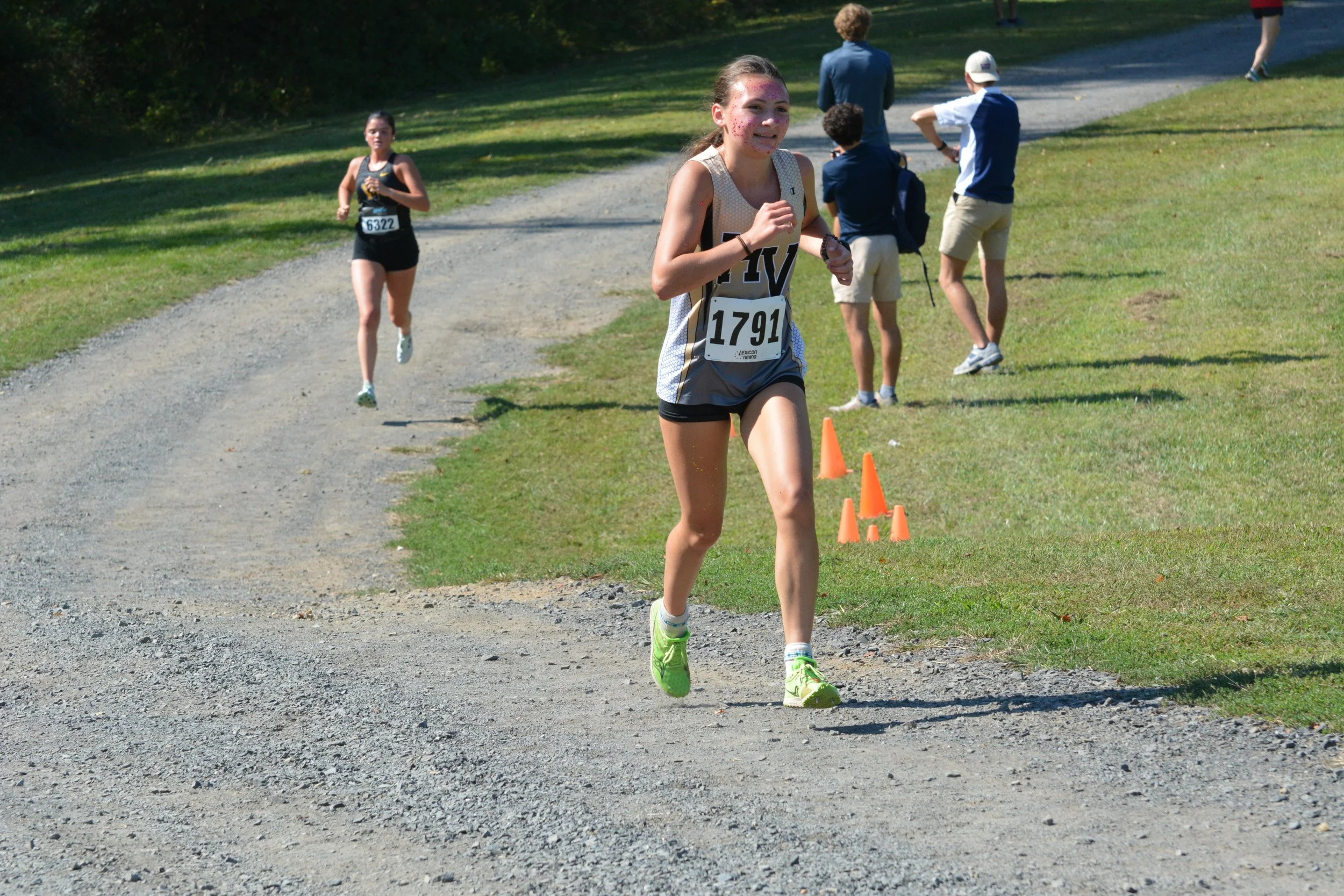 TCNJXCInvy2025_VarGirlsCourse_Small-072.jpg