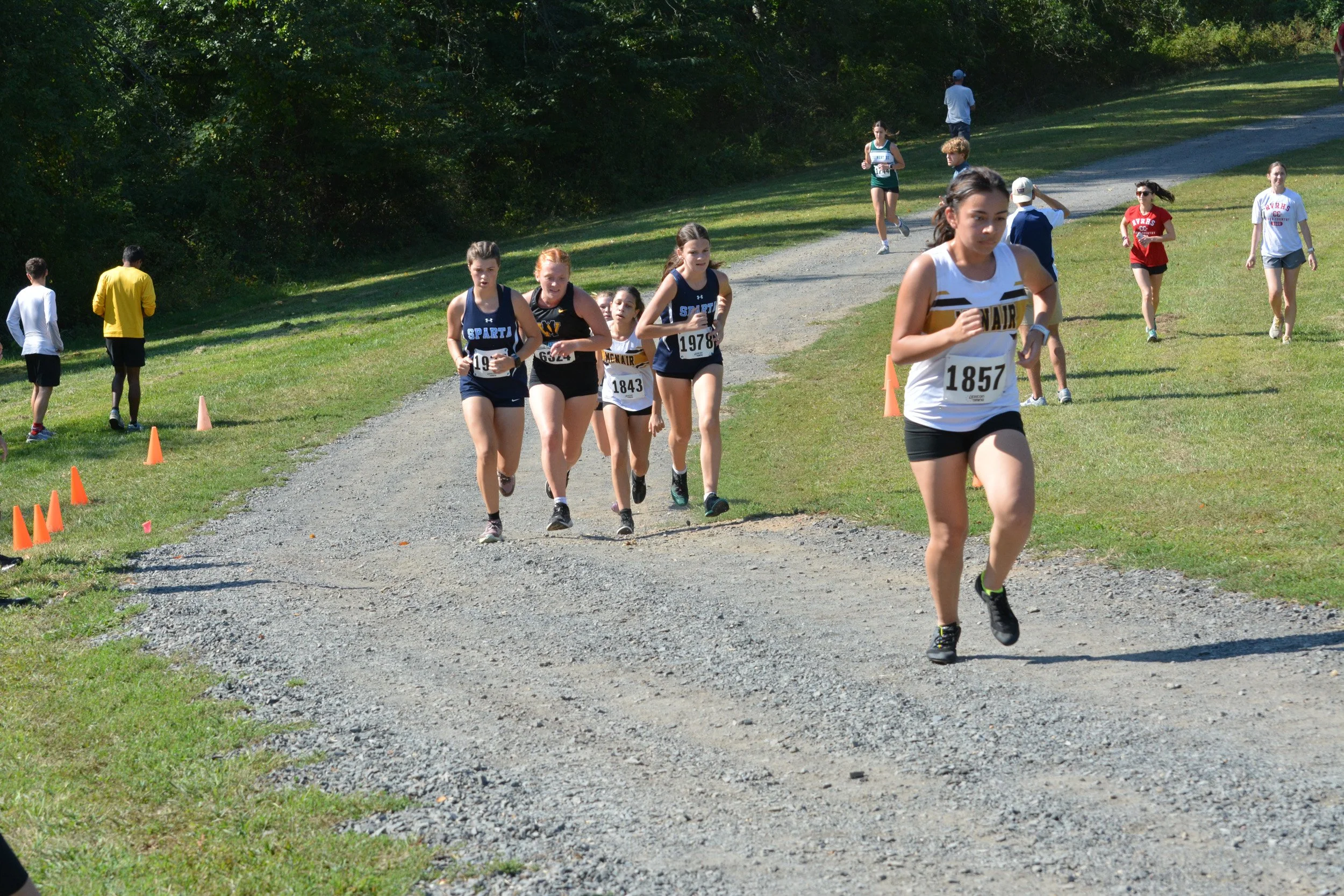TCNJXCInvy2025_VarGirlsCourse_Small-097.jpg