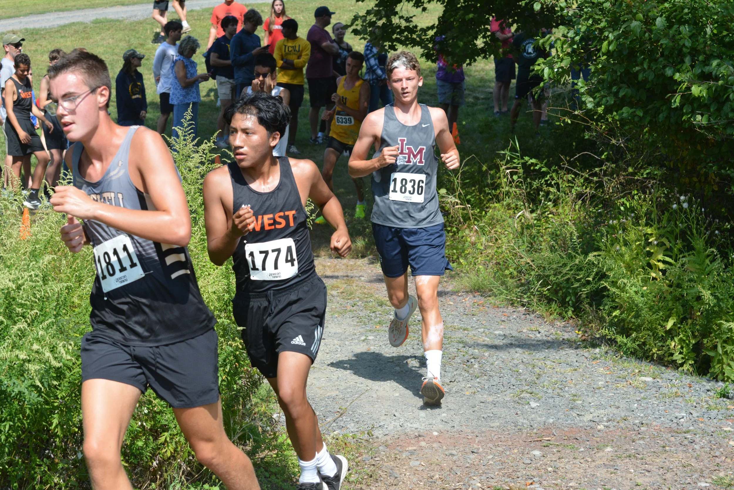 TCNJXCInvy2025_VarBoysCourse_Small-154.jpg