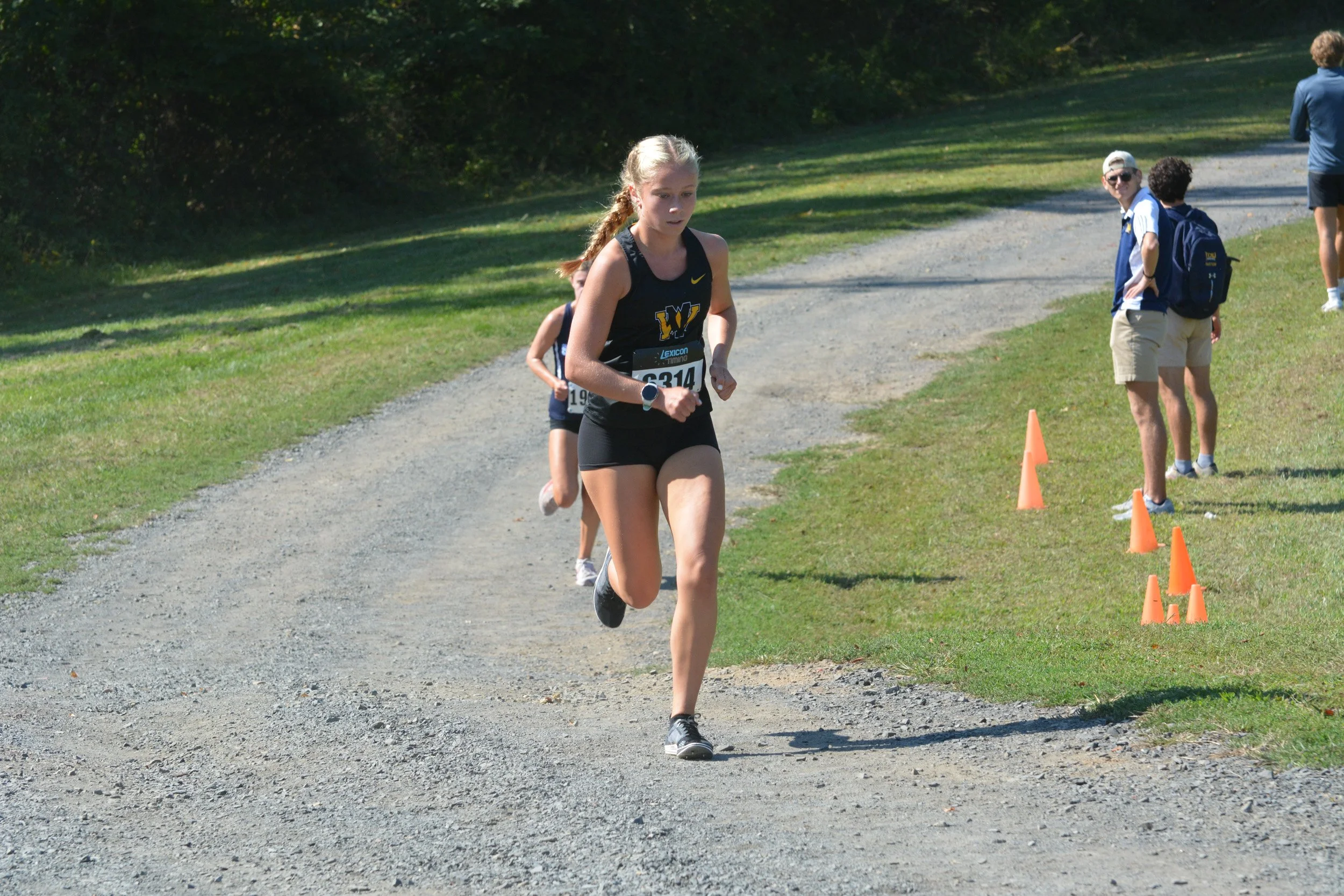 TCNJXCInvy2025_VarGirlsCourse_Small-067.jpg
