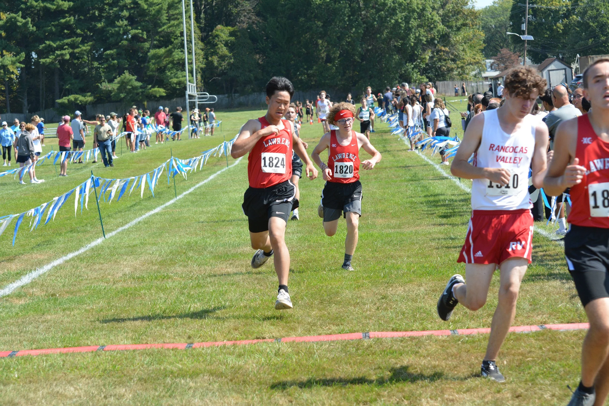 TCNJXCInvy2025_VarBoysFinish_Small-083.jpg