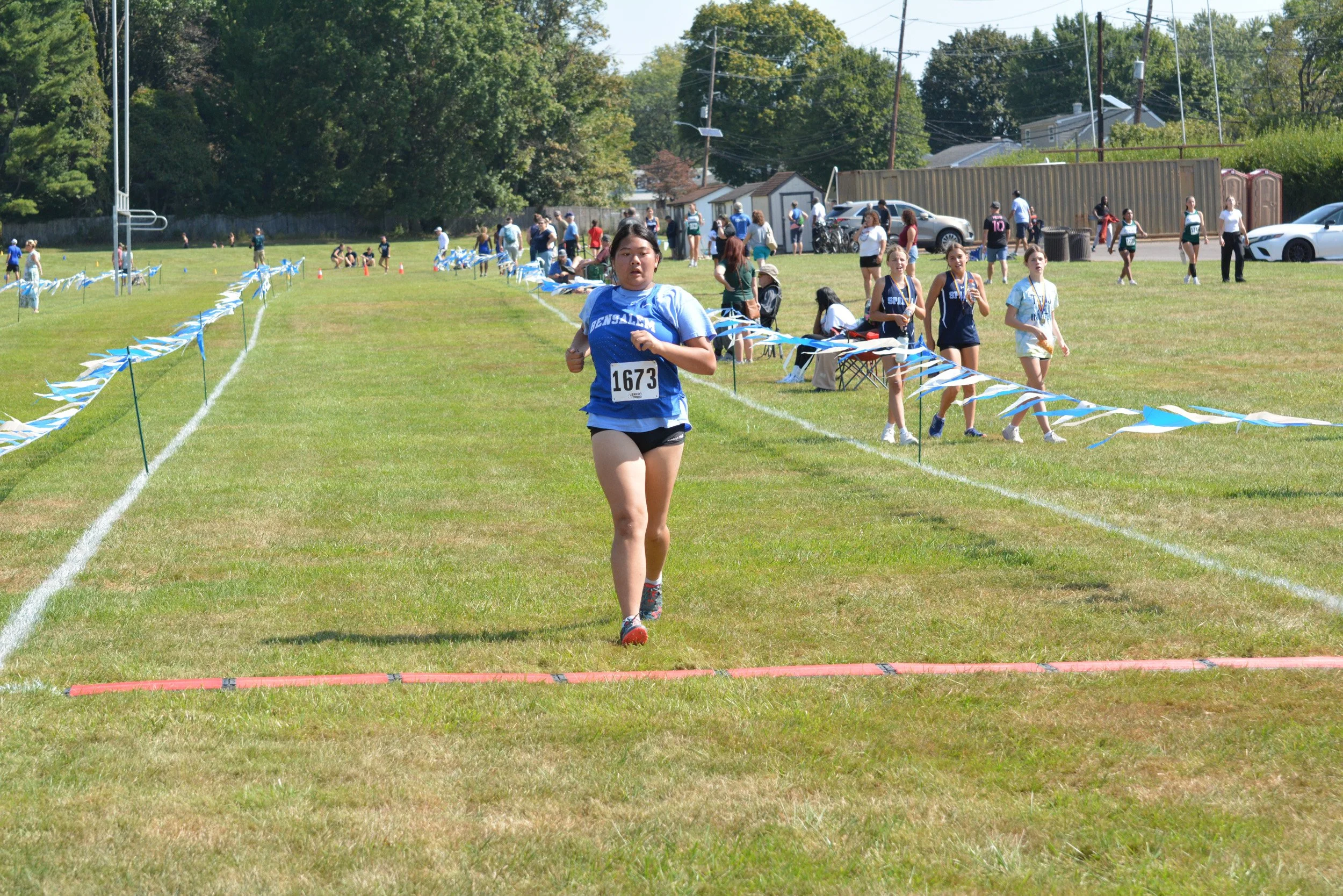 TCNJXCInvy2025_VarGirlsFinish_Small-85.jpg