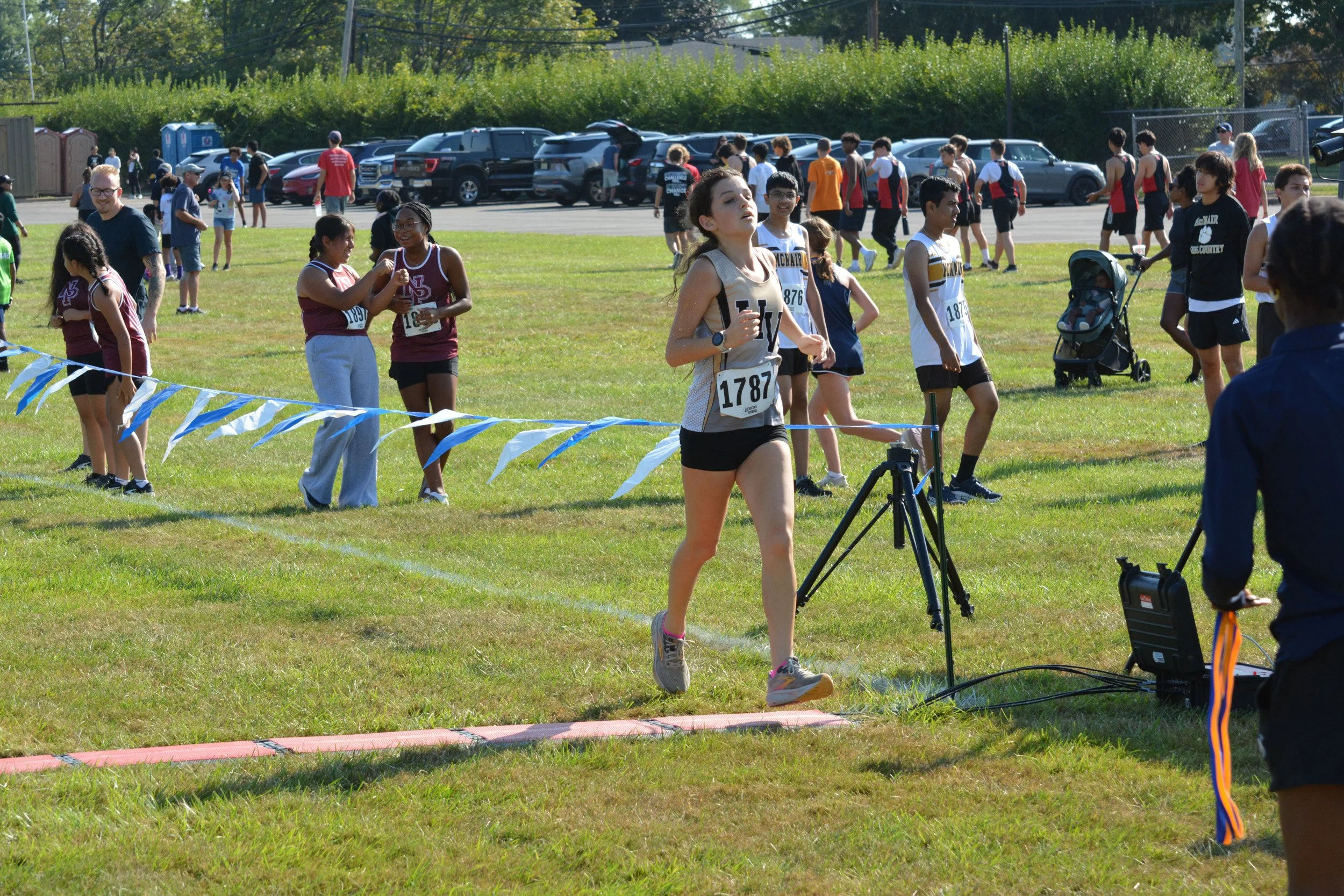 TCNJXCInvy2025_FroshGirls_Small-64.jpg
