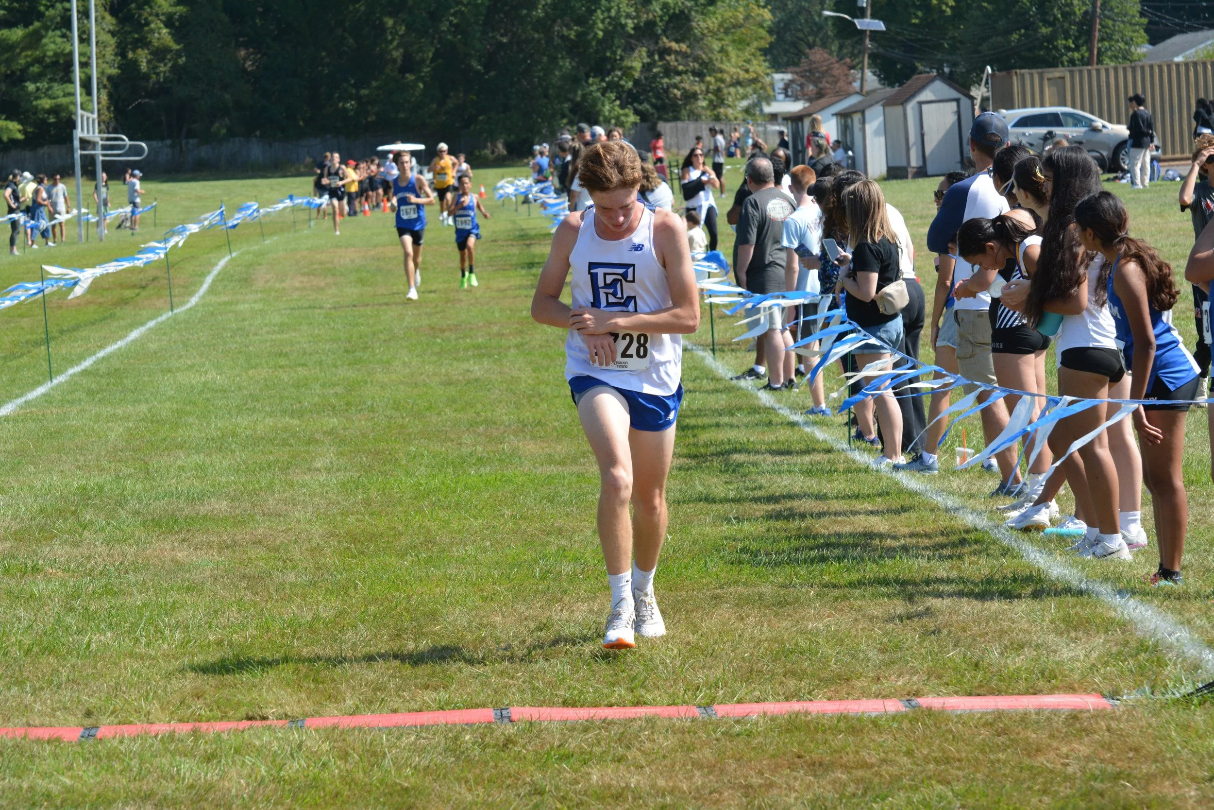 TCNJXCInvy2025_VarBoysFinish_Small-047.jpg
