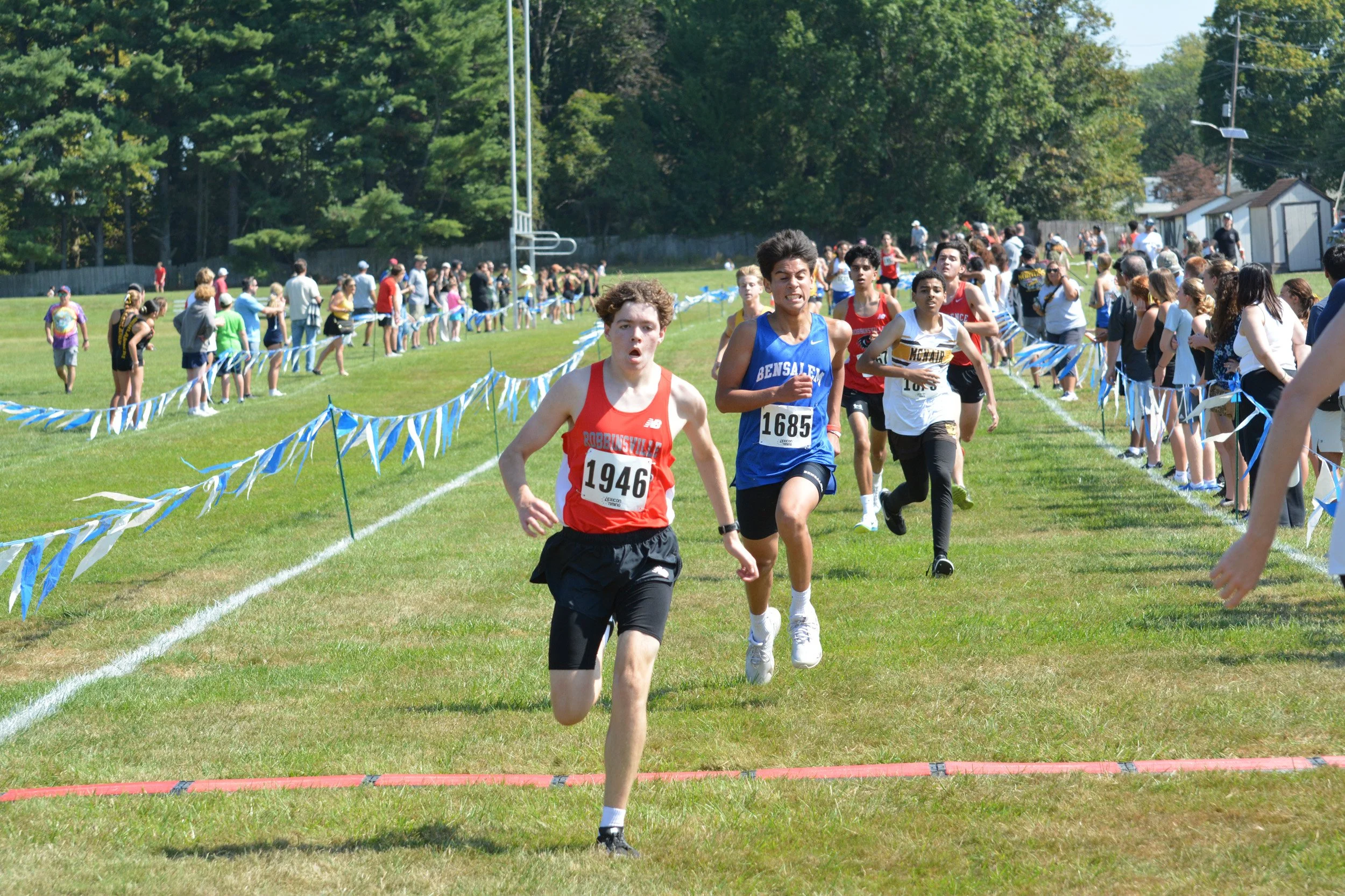 TCNJXCInvy2025_VarBoysFinish_Small-068.jpg